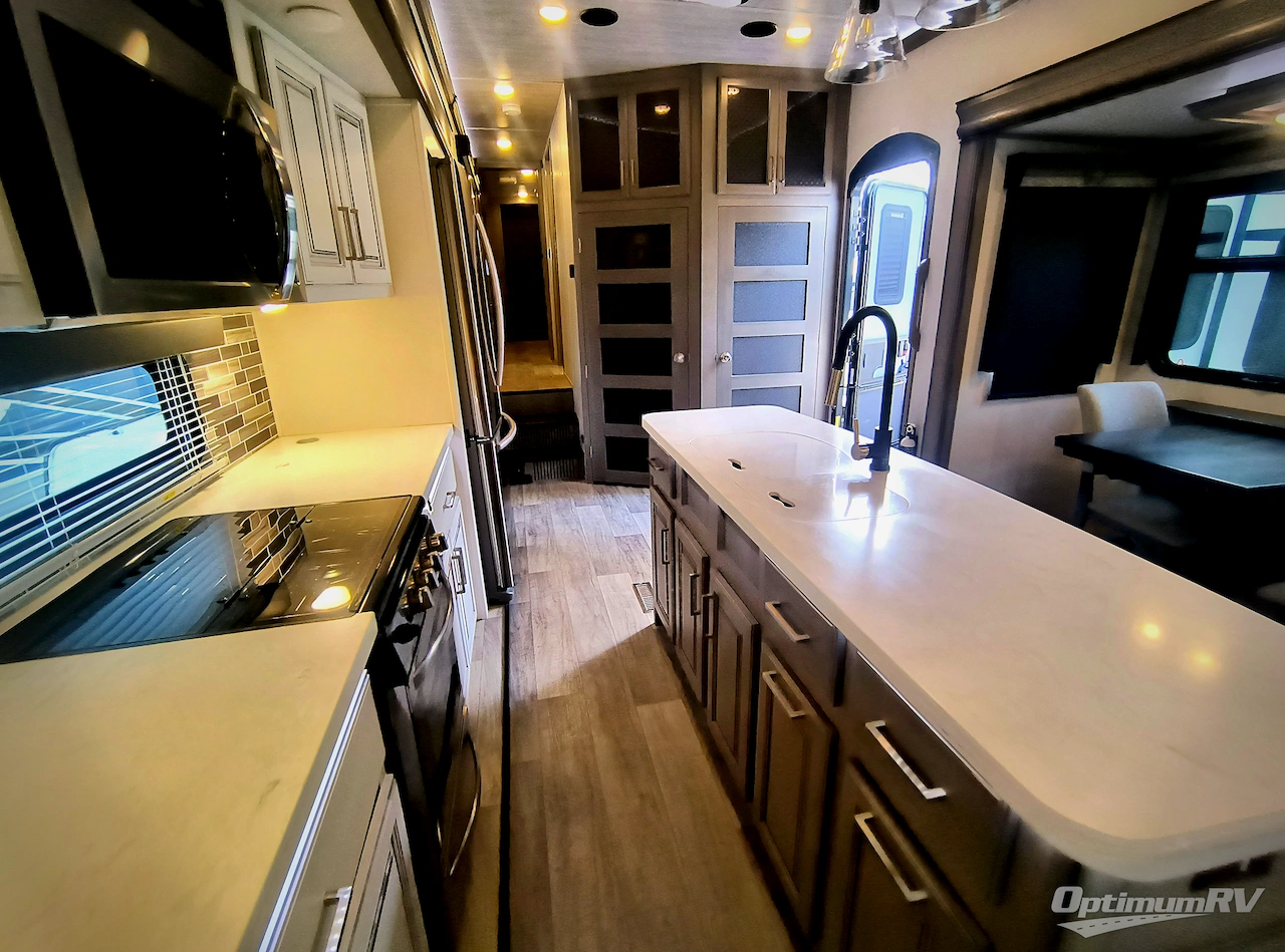2021 Keystone Montana 3781RL Photo 11