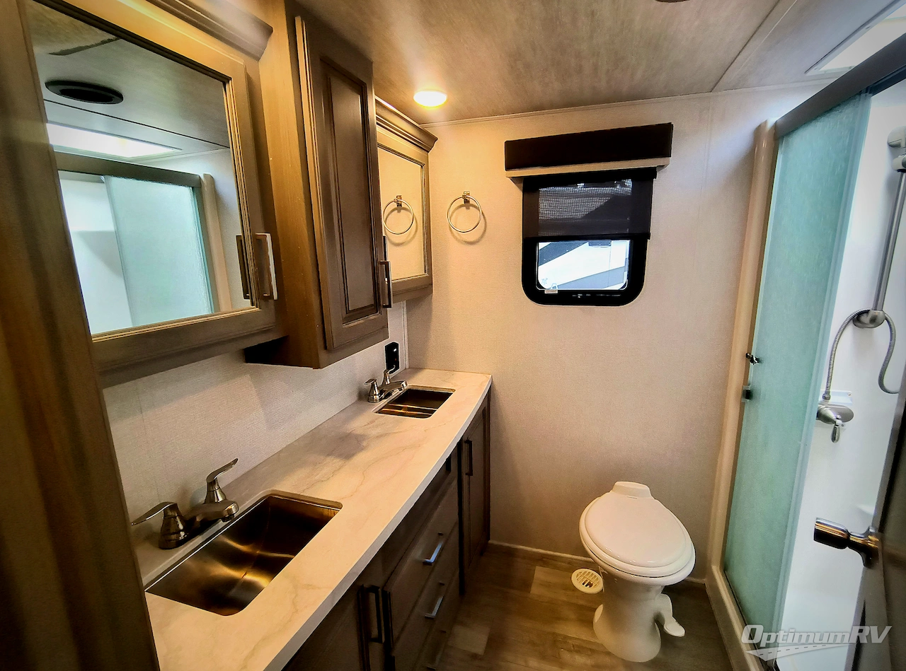 2021 Keystone Montana 3781RL Photo 14