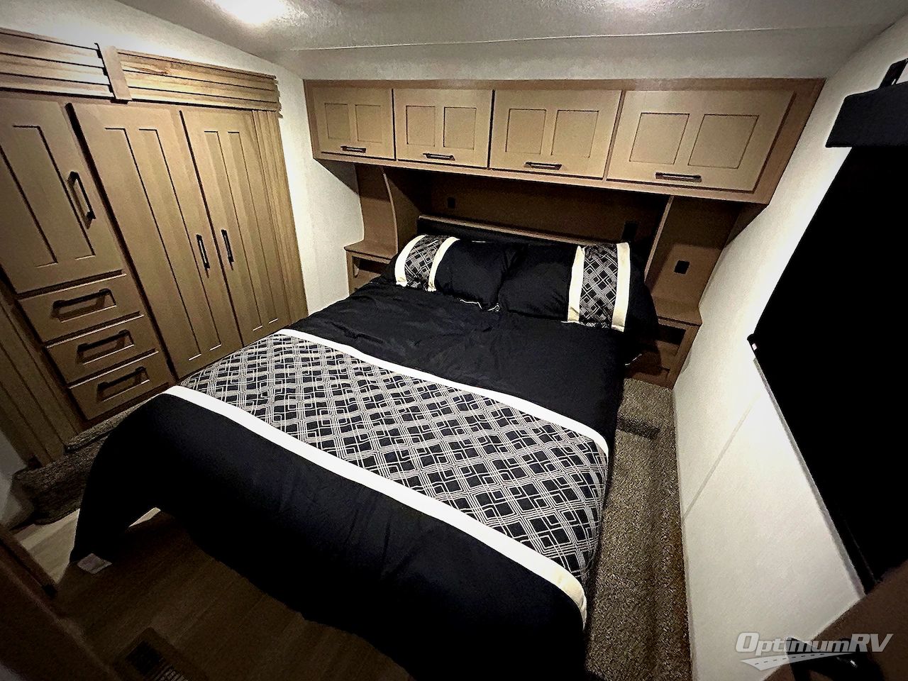 2024 KZ Durango Half-Ton D290RLT Photo 7