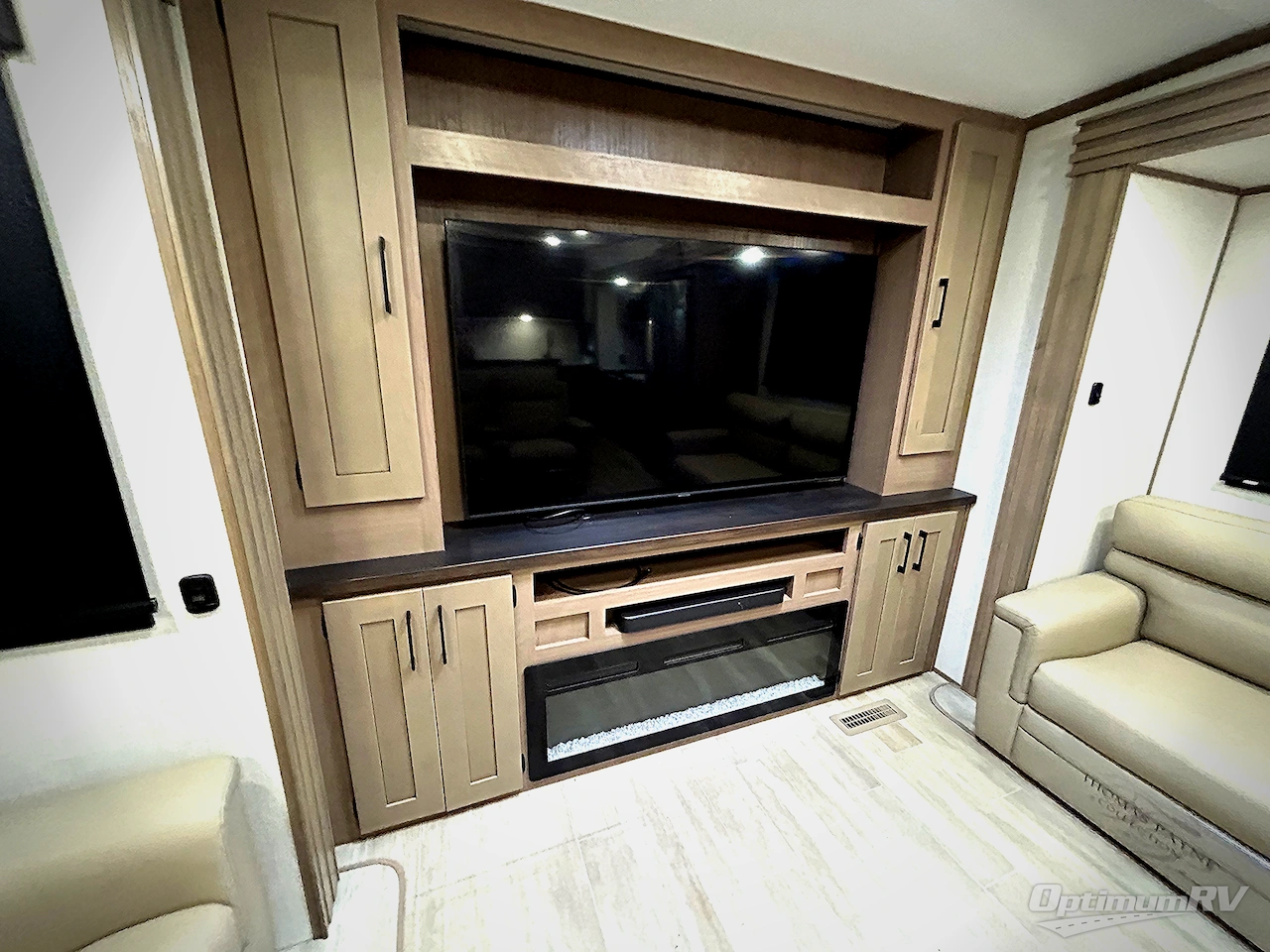 2024 KZ Durango Half-Ton D290RLT Photo 16
