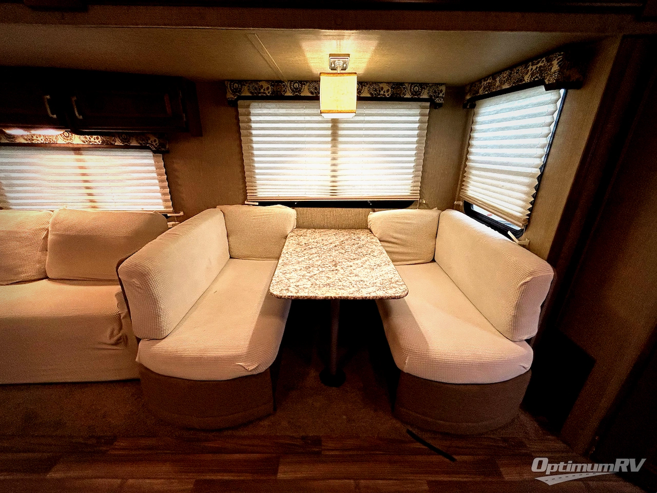 2017 Keystone Outback 326RL Photo 12