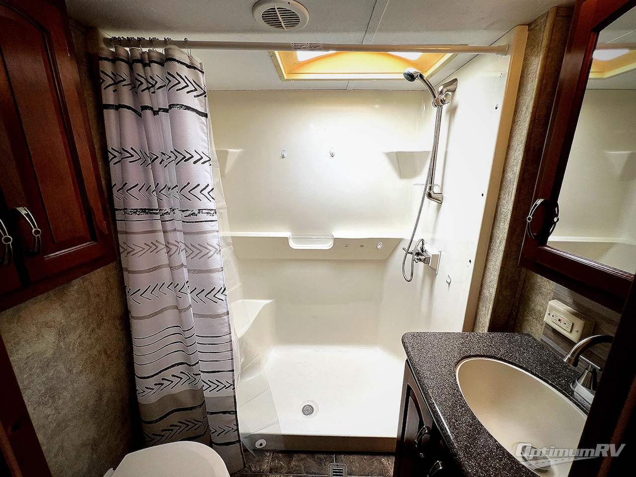 2012 Keystone alpine 3200RL Photo 19