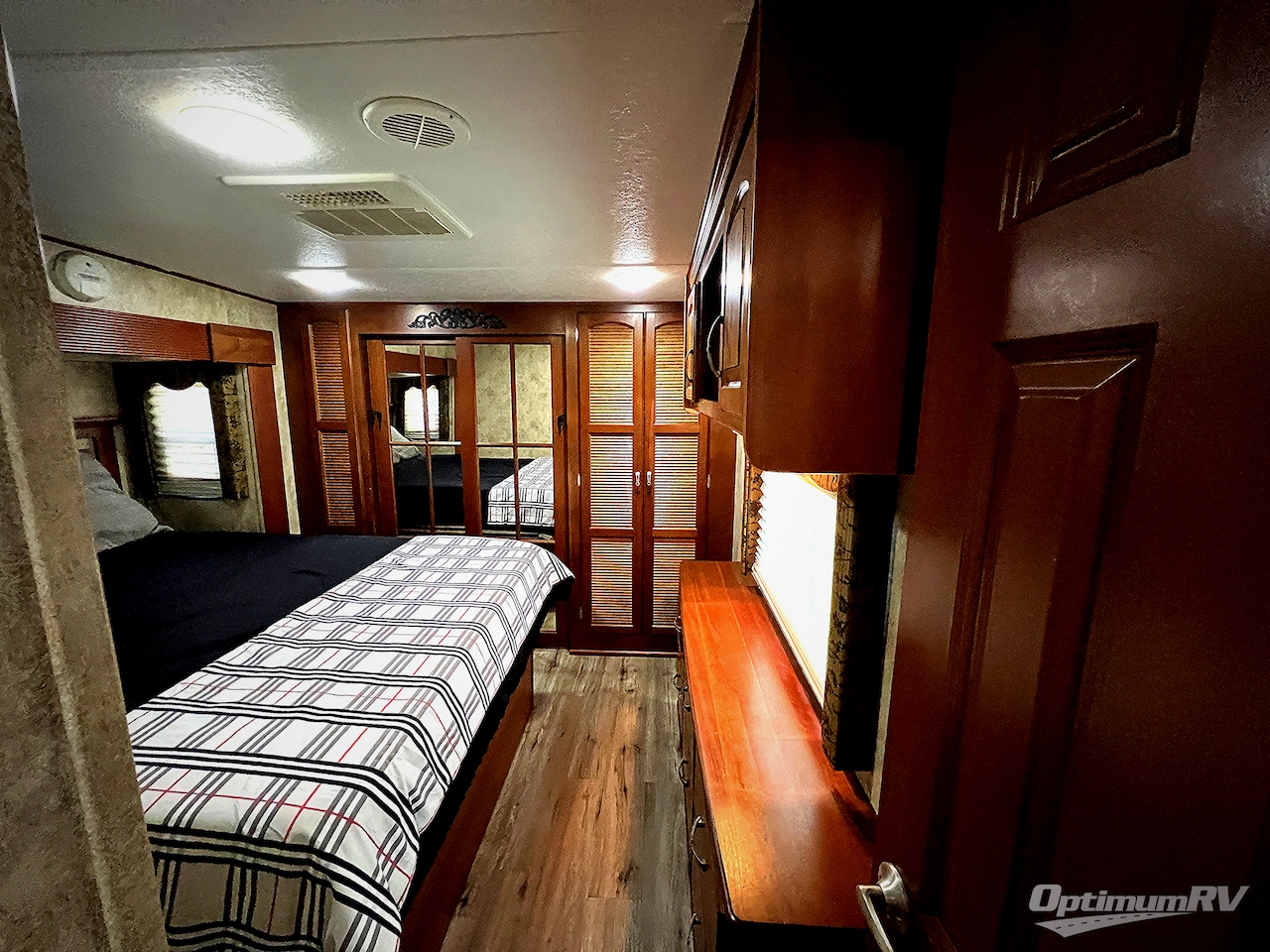 2012 Keystone alpine 3200RL Photo 24