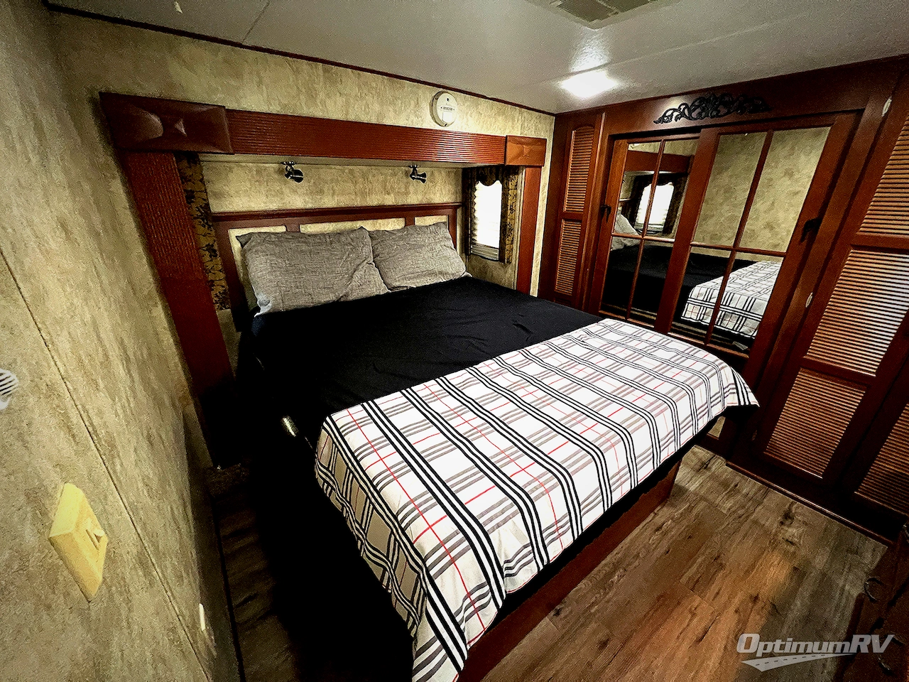 2012 Keystone alpine 3200RL Photo 25
