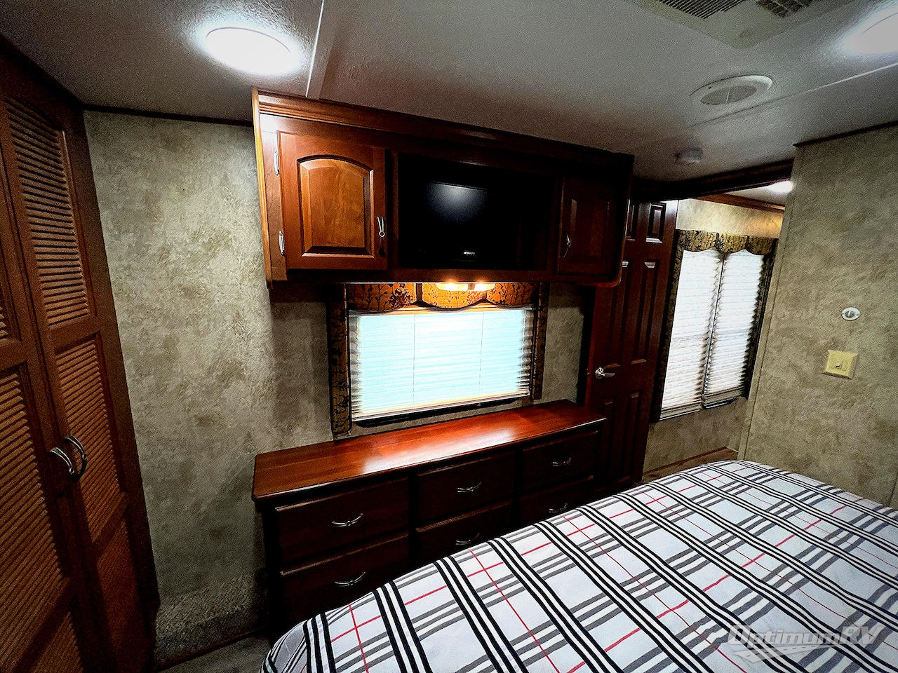 2012 Keystone alpine 3200RL Photo 28