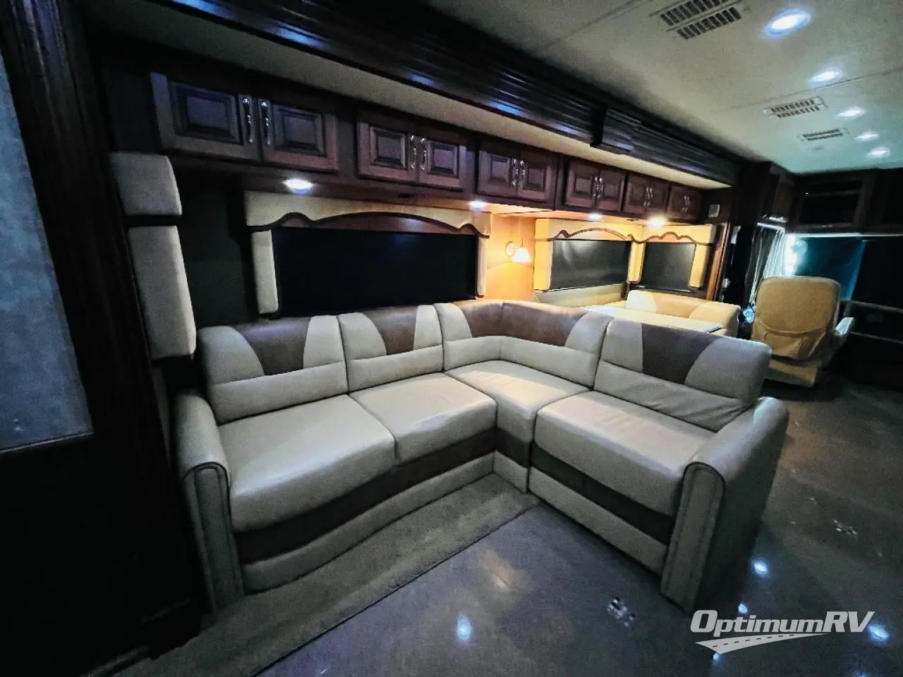 2013 Fleetwood Discovery 40X Photo 14