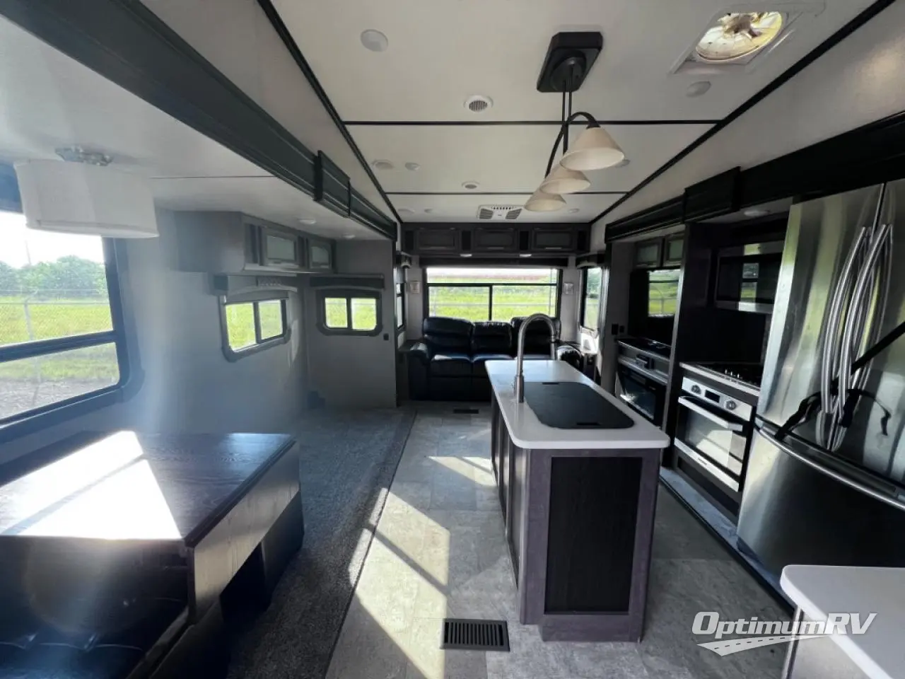 2018 CrossRoads Cruiser CR3451FB Photo 4