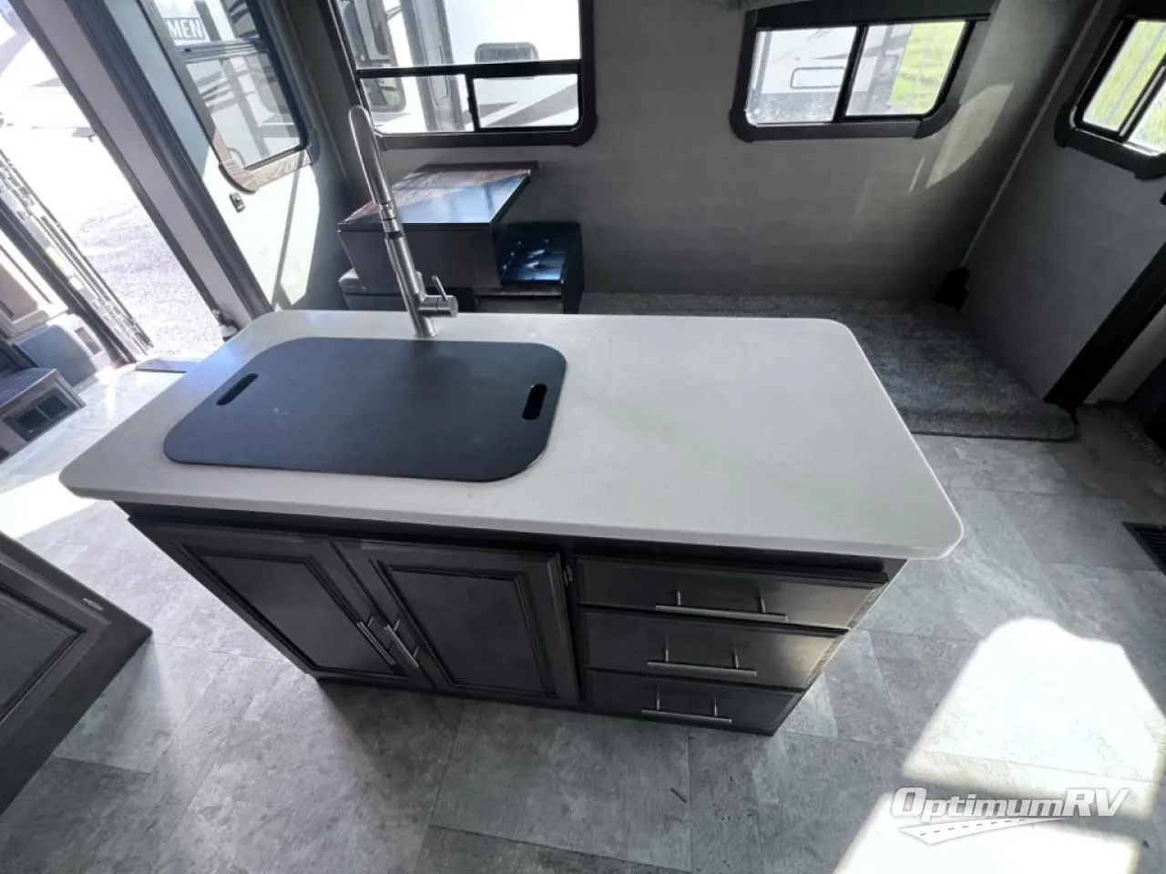 2018 CrossRoads Cruiser CR3451FB Photo 6