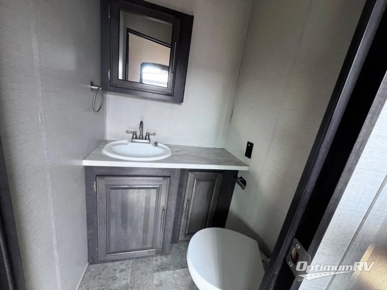 2018 CrossRoads Cruiser CR3451FB Photo 12