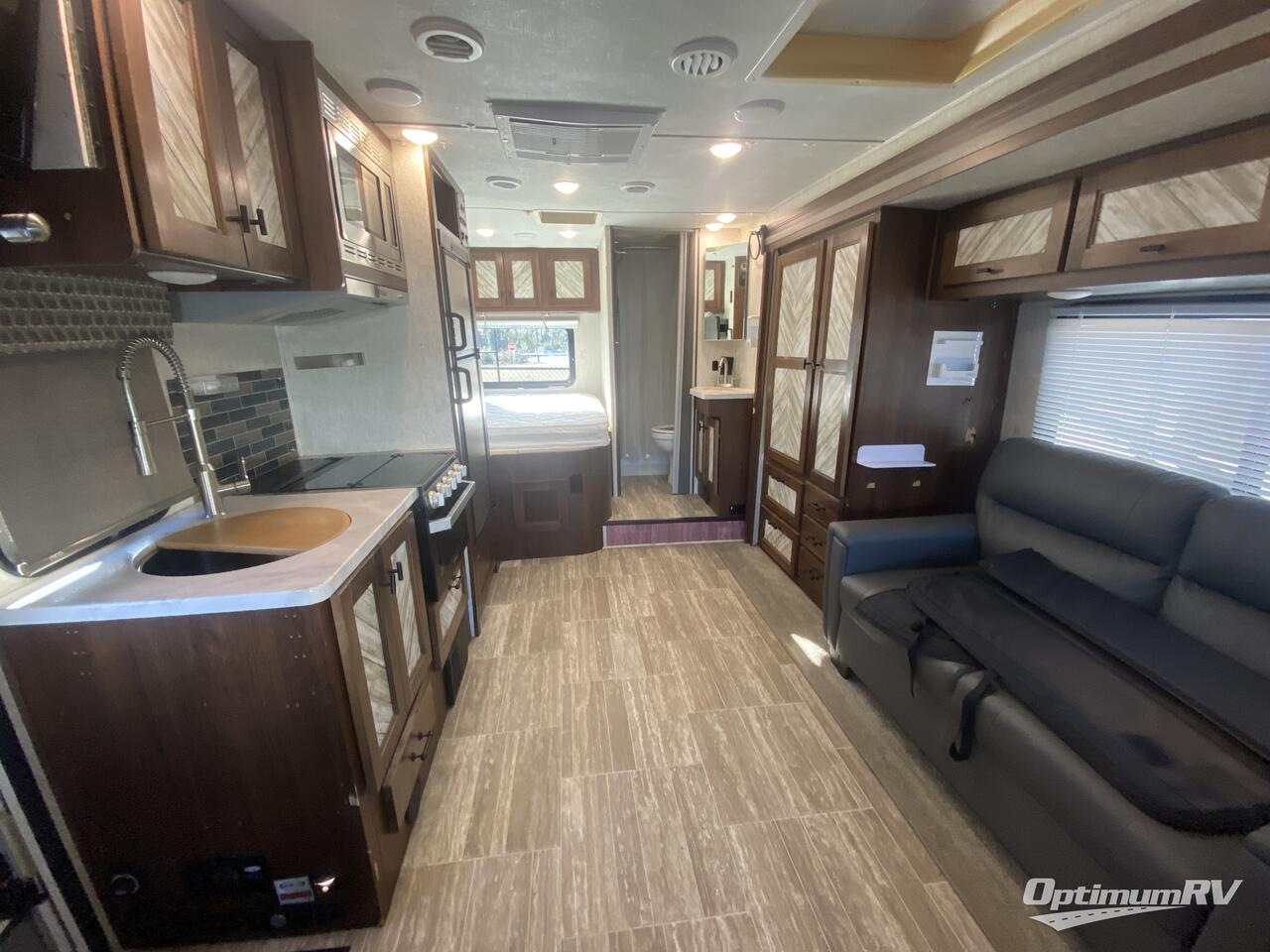 2019 Forest River Sunseeker MBS 2400S Photo 2