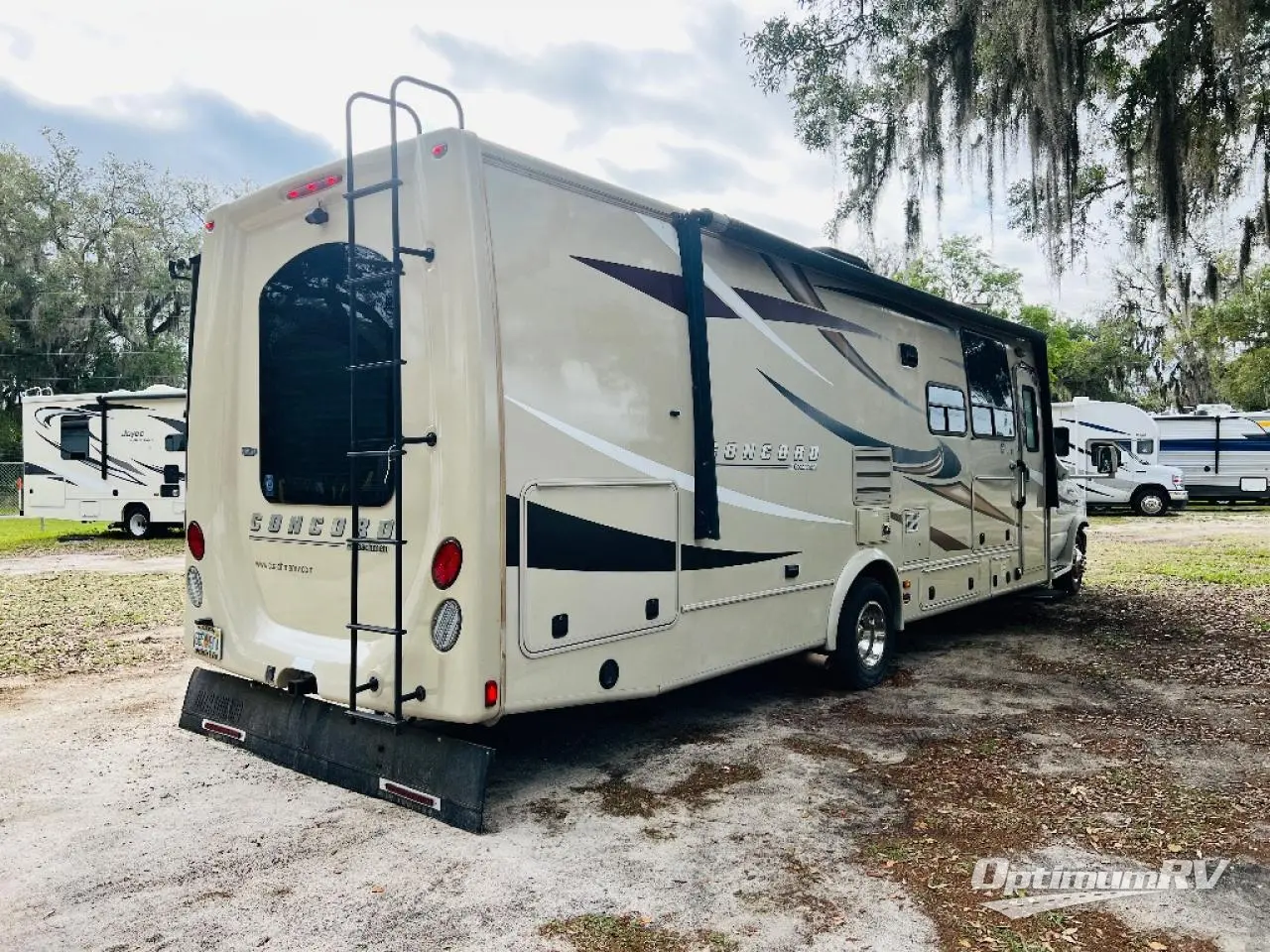 2015 Coachmen Concord 300DS Ford Photo 2