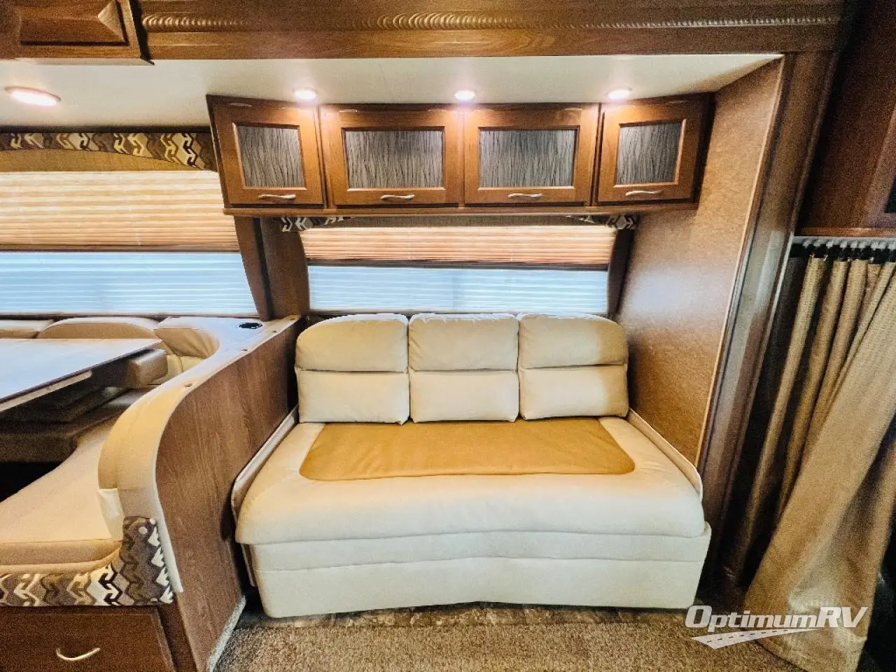 2015 Coachmen Concord 300DS Ford Photo 8