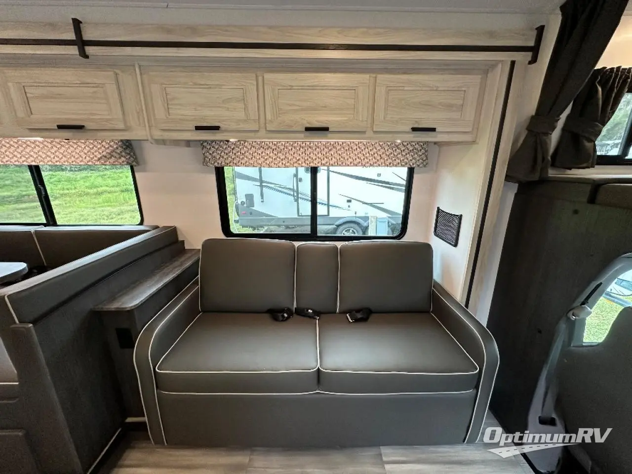 2024 Forest River Sunseeker Classic 3010DS Ford Photo 8