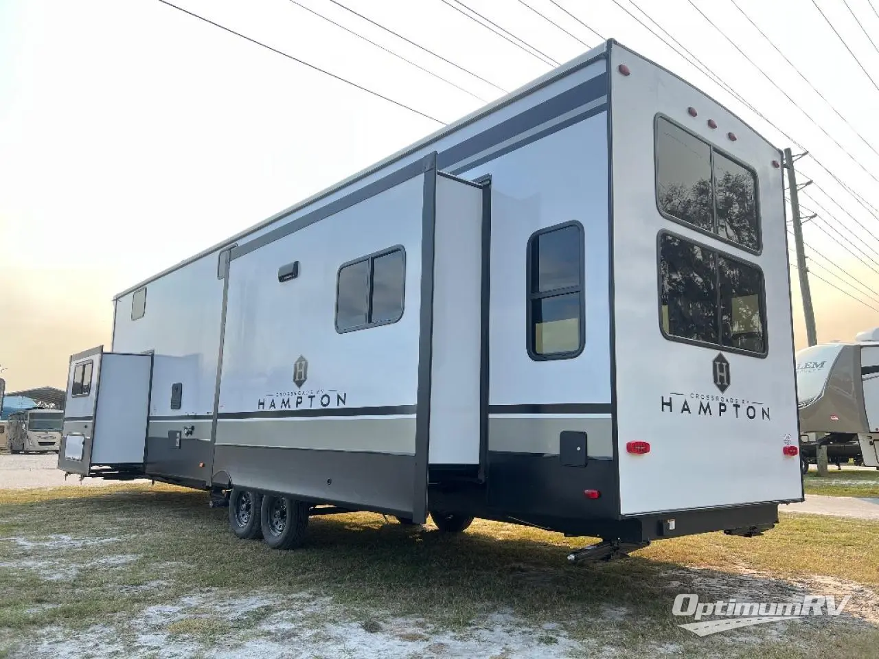 New 2024 CrossRoads Hampton HP375DBL Destination Trailer at Optimum RV Bushnell,FL 0HP260