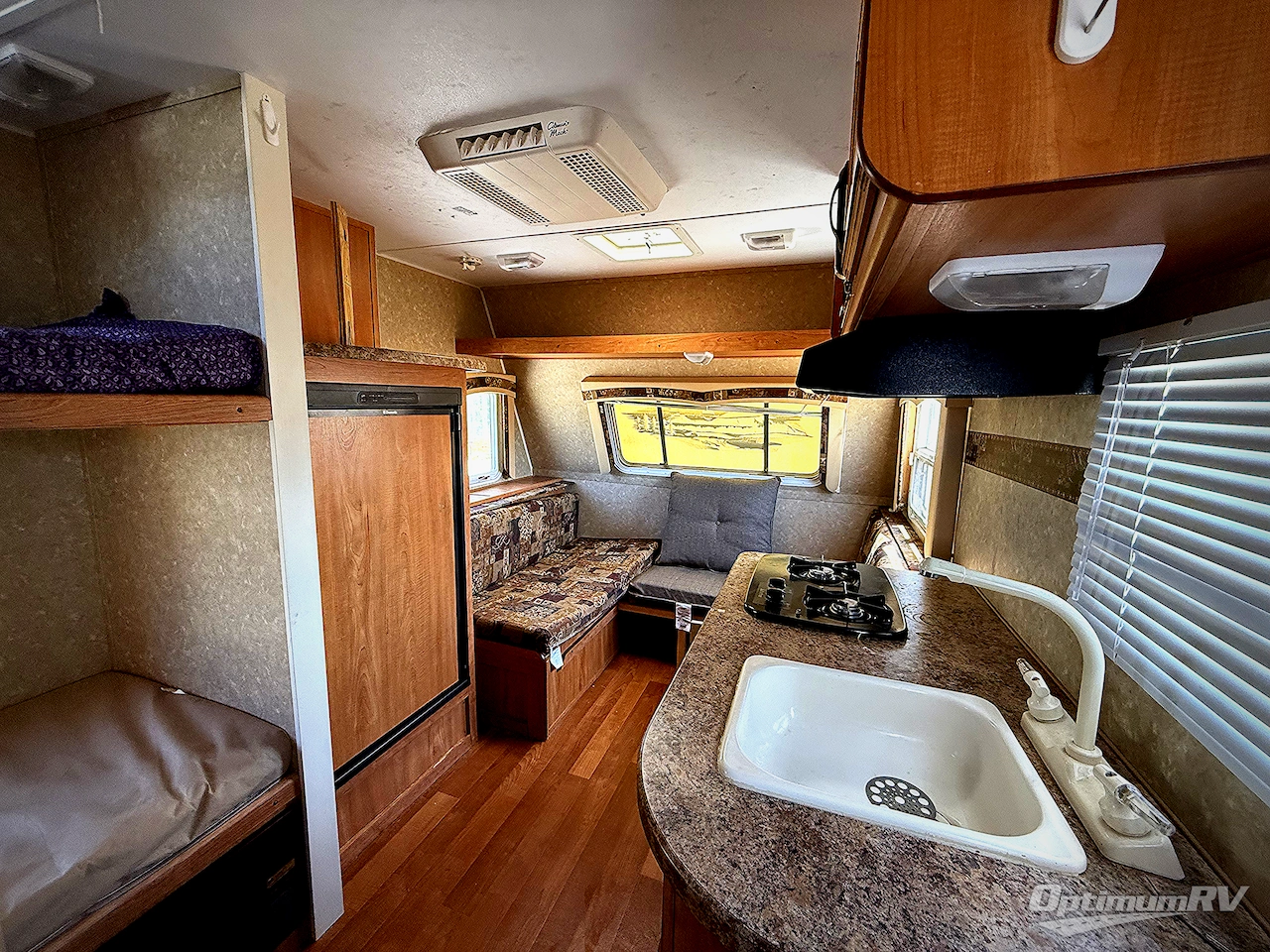 2011 Gulf Stream Ameri-Lite 15BH Photo 4