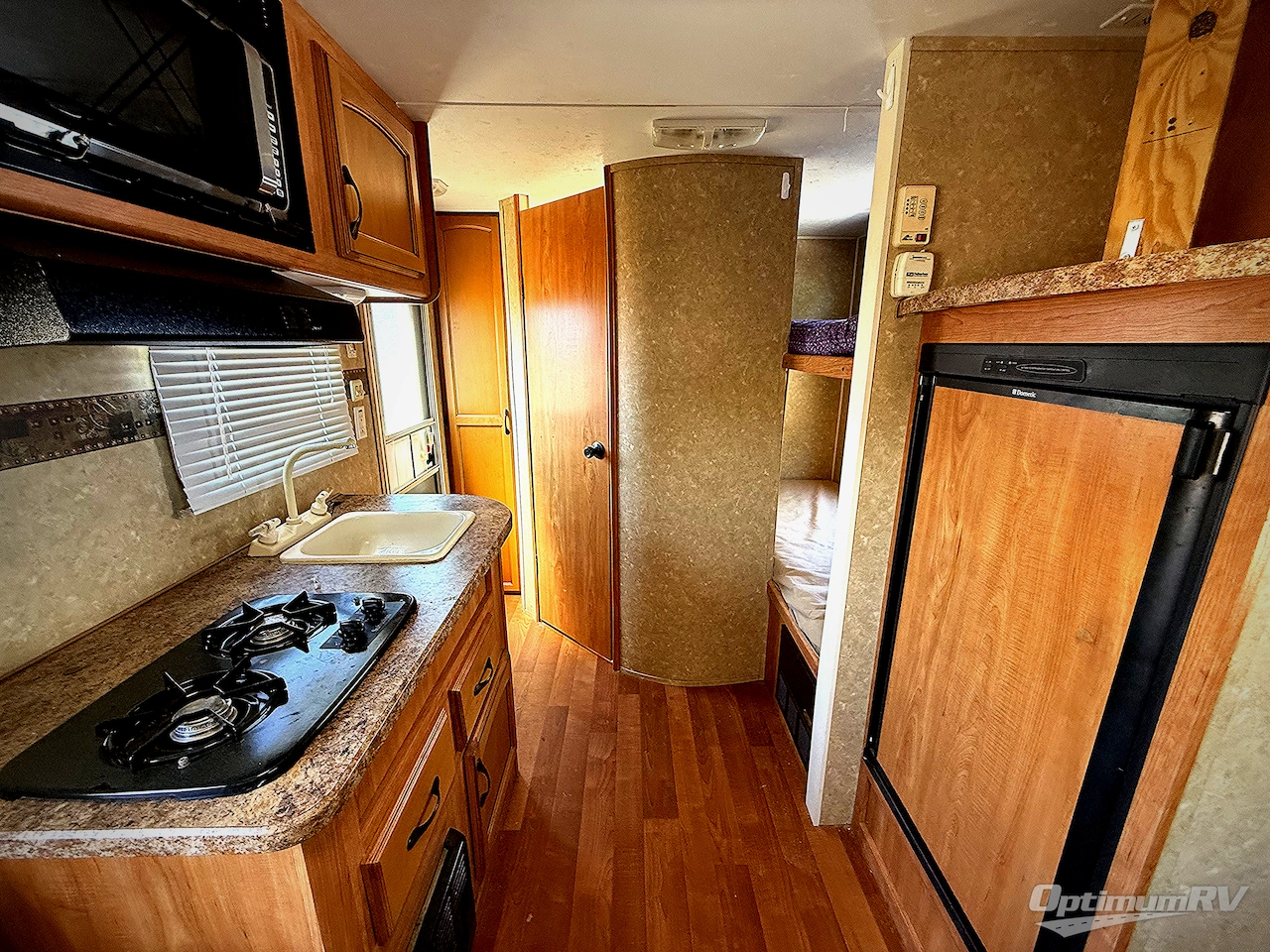 2011 Gulf Stream Ameri-Lite 15BH Photo 5