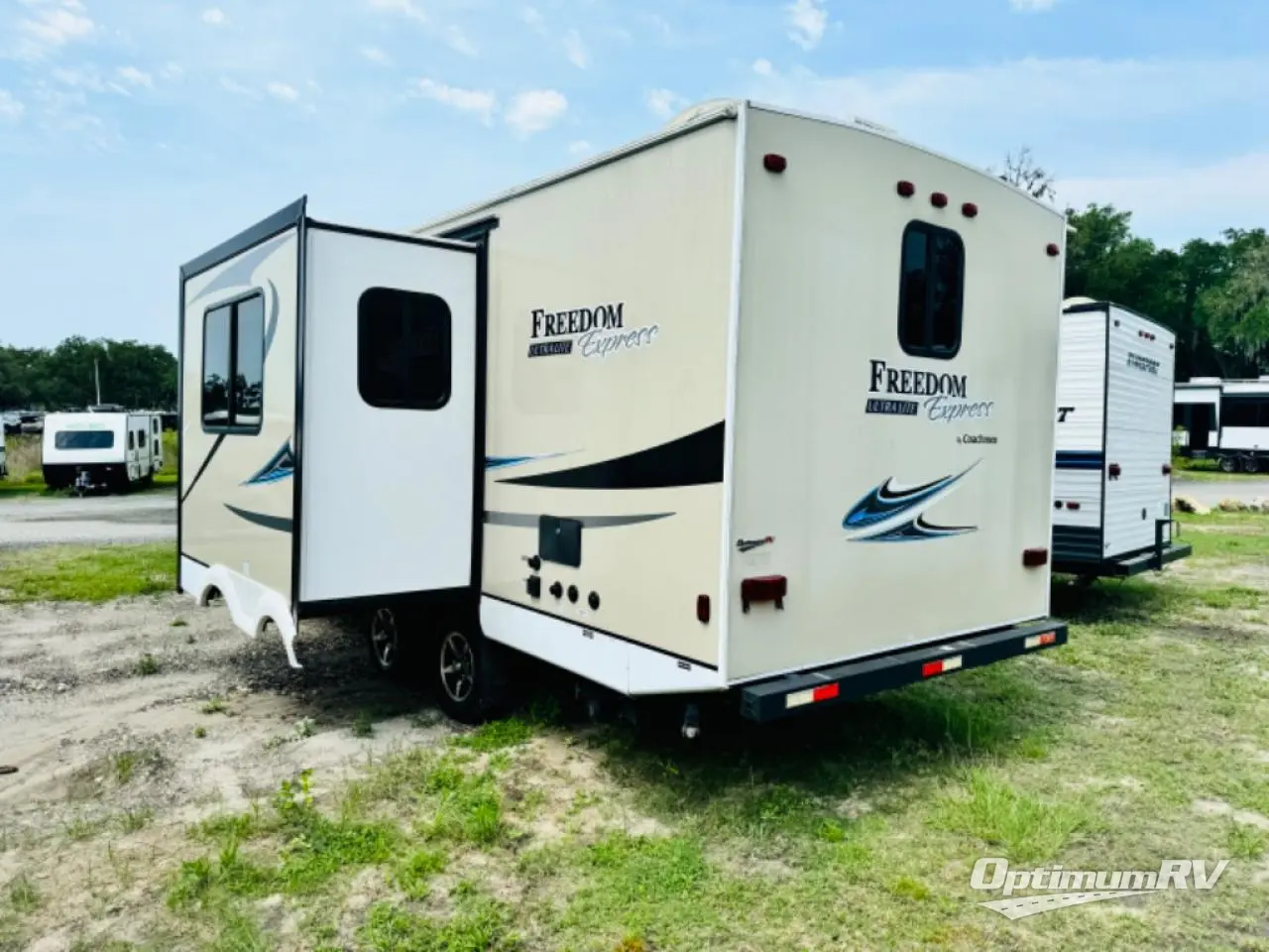 2018 Coachmen Freedom Express 248RBS Photo 3