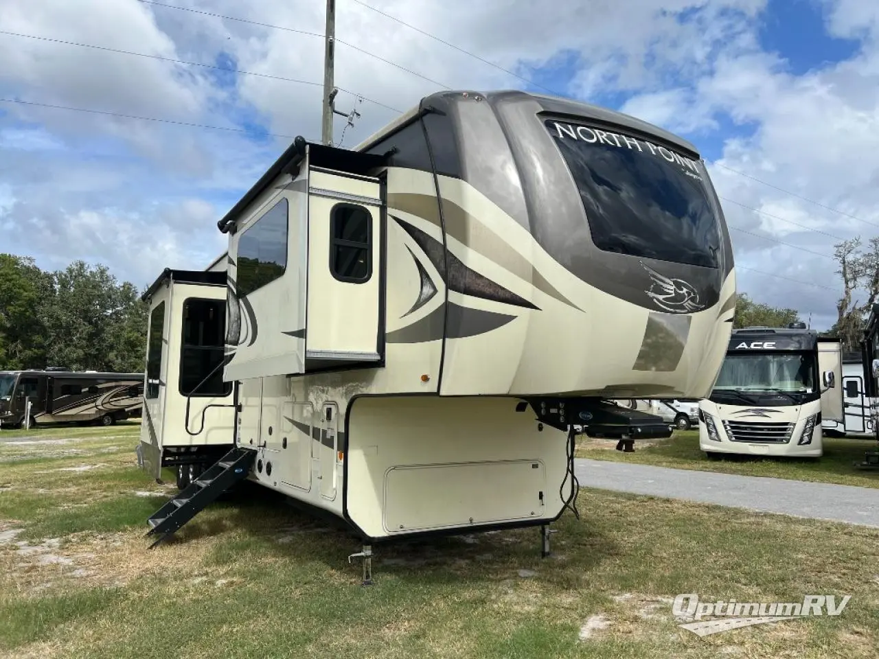 2019 Jayco North Point 385THWS Photo 1