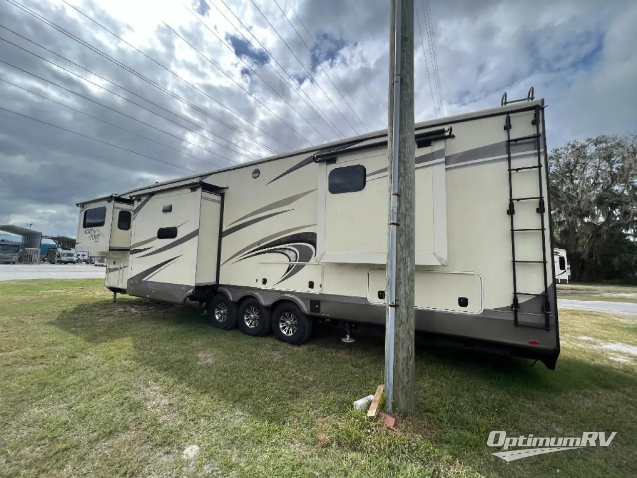 2019 Jayco North Point 385THWS Photo 3