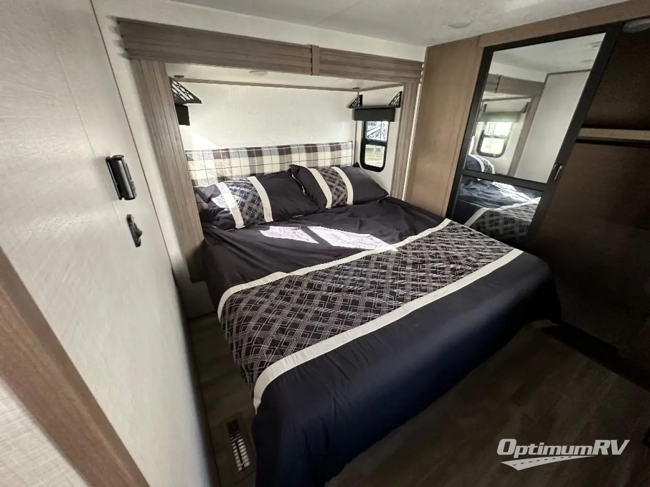 New 2024 KZ Durango 326RLT Fifth Wheel at Optimum RV Ocala,FL 0KZ453