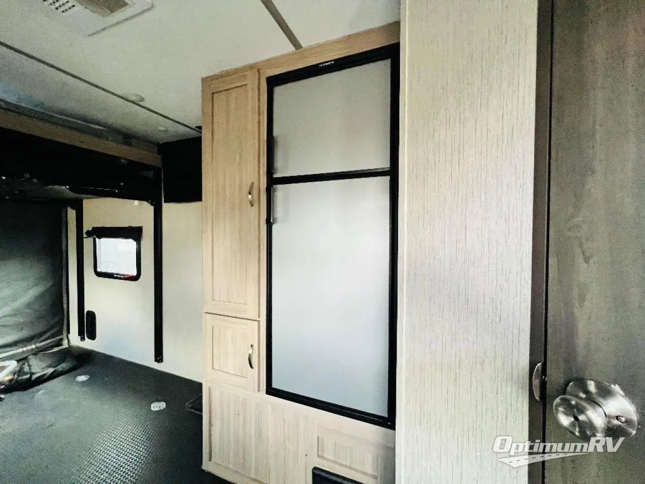 2021 Coachmen Adrenaline 23LT Photo 11