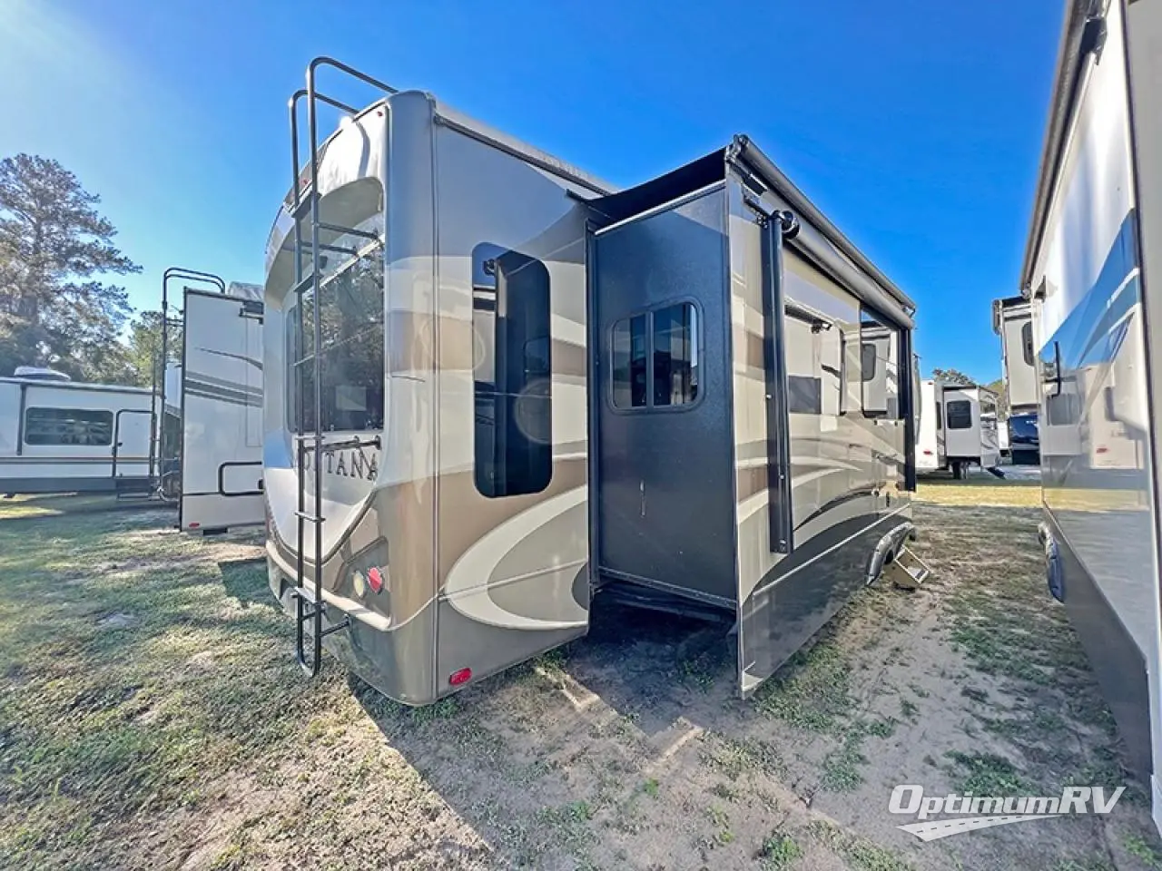 2018 Keystone Montana 3721RL Photo 2