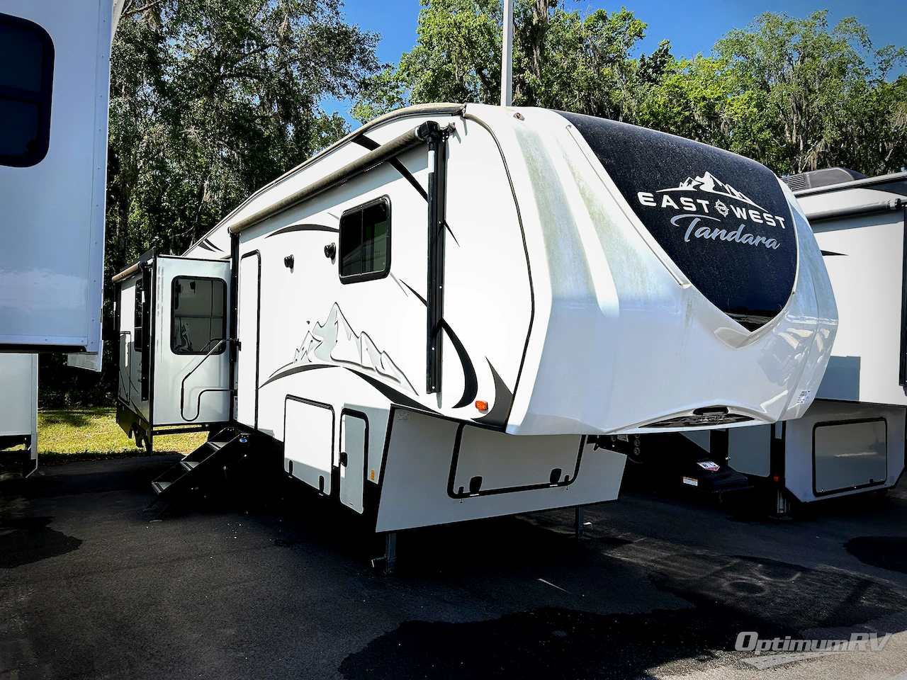 2021 East To West Tandara 320RL Photo 1