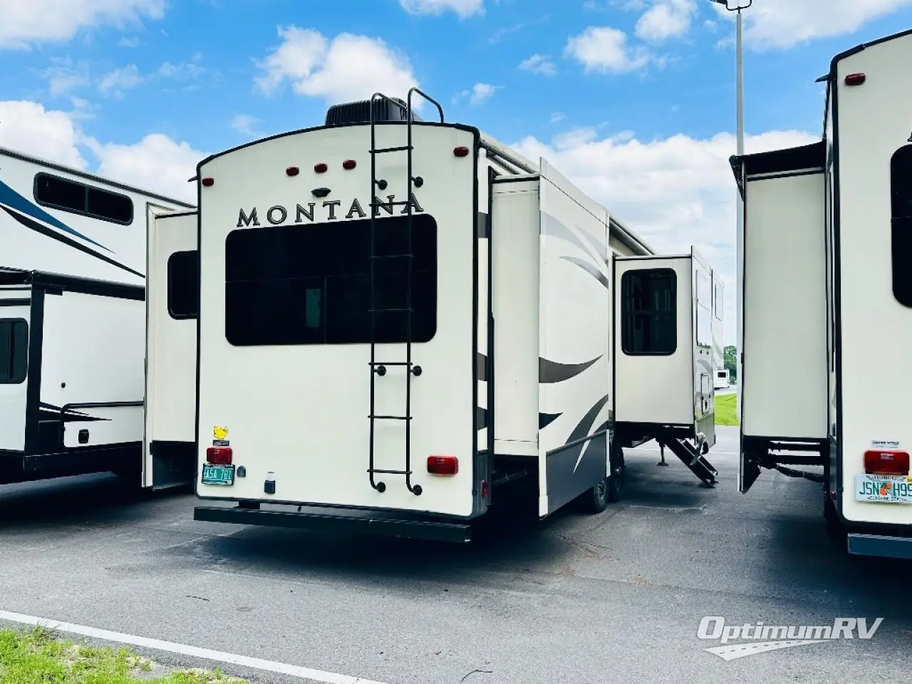 2018 Keystone Montana 3731FL Photo 2