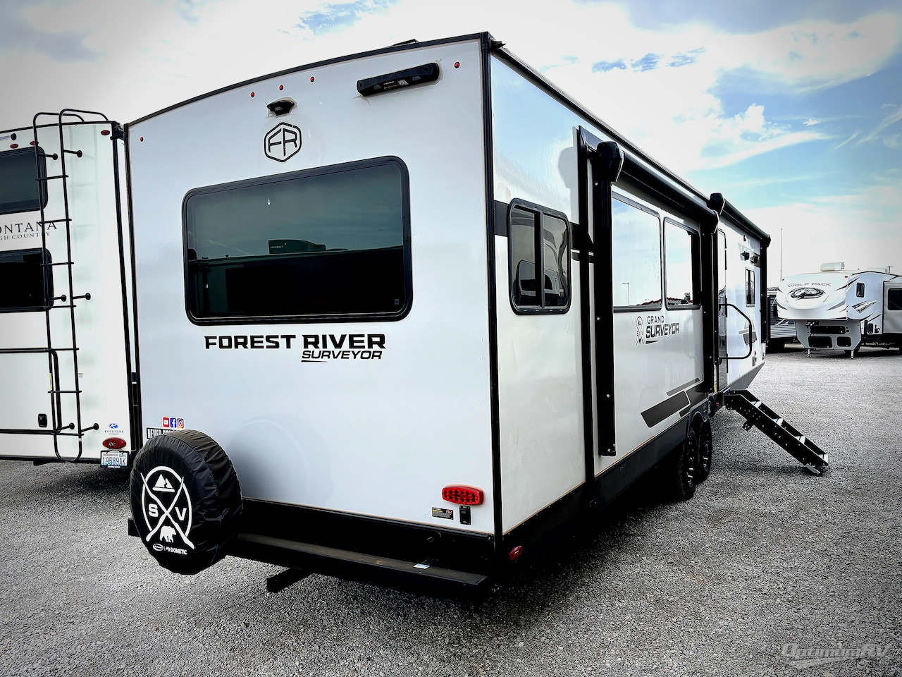 2025 Forest River Grand Surveyor 305RLBS Photo 2