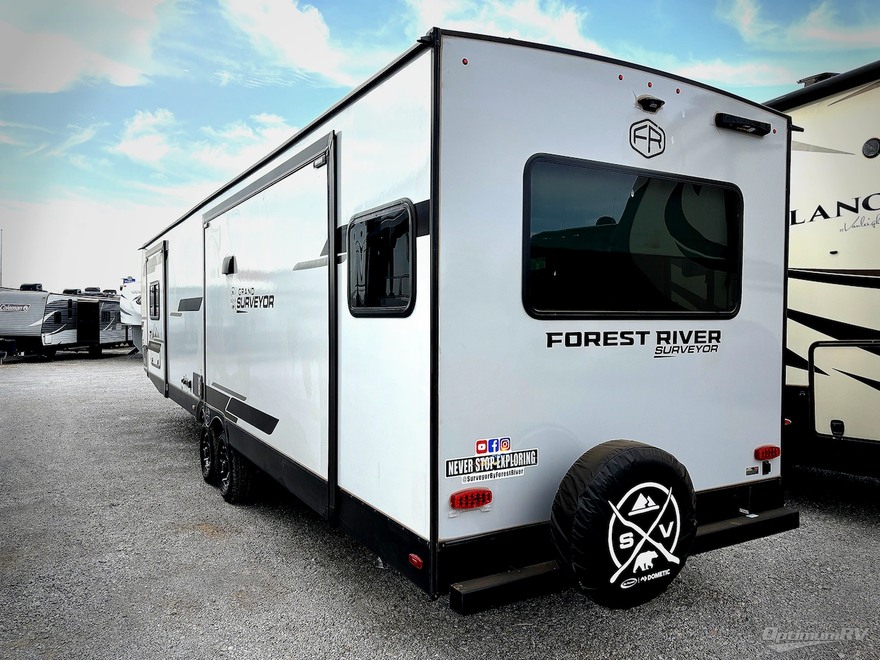 2025 Forest River Grand Surveyor 305RLBS Photo 3