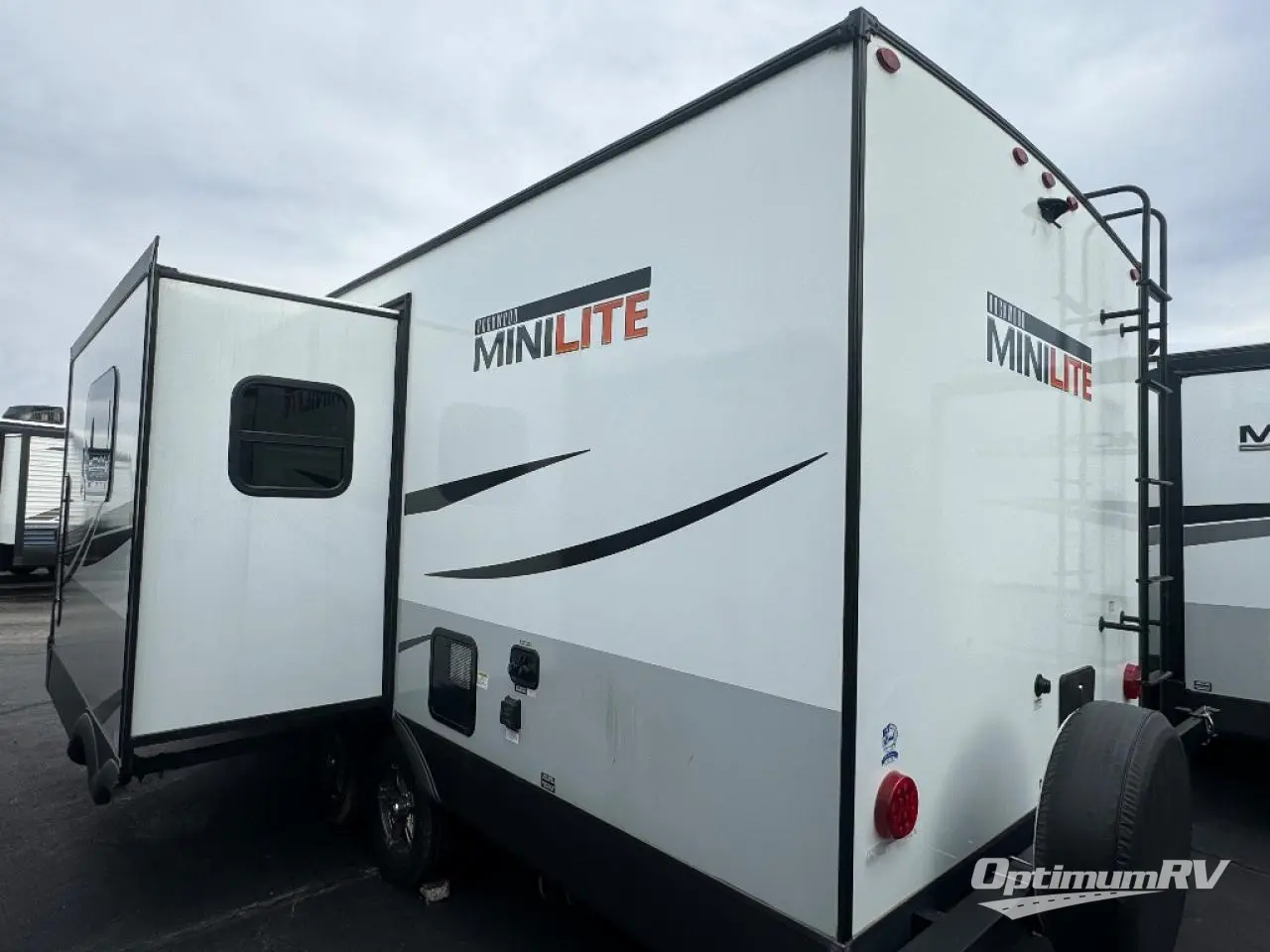 2021 Forest River Rockwood Mini Lite 2507S Photo 3