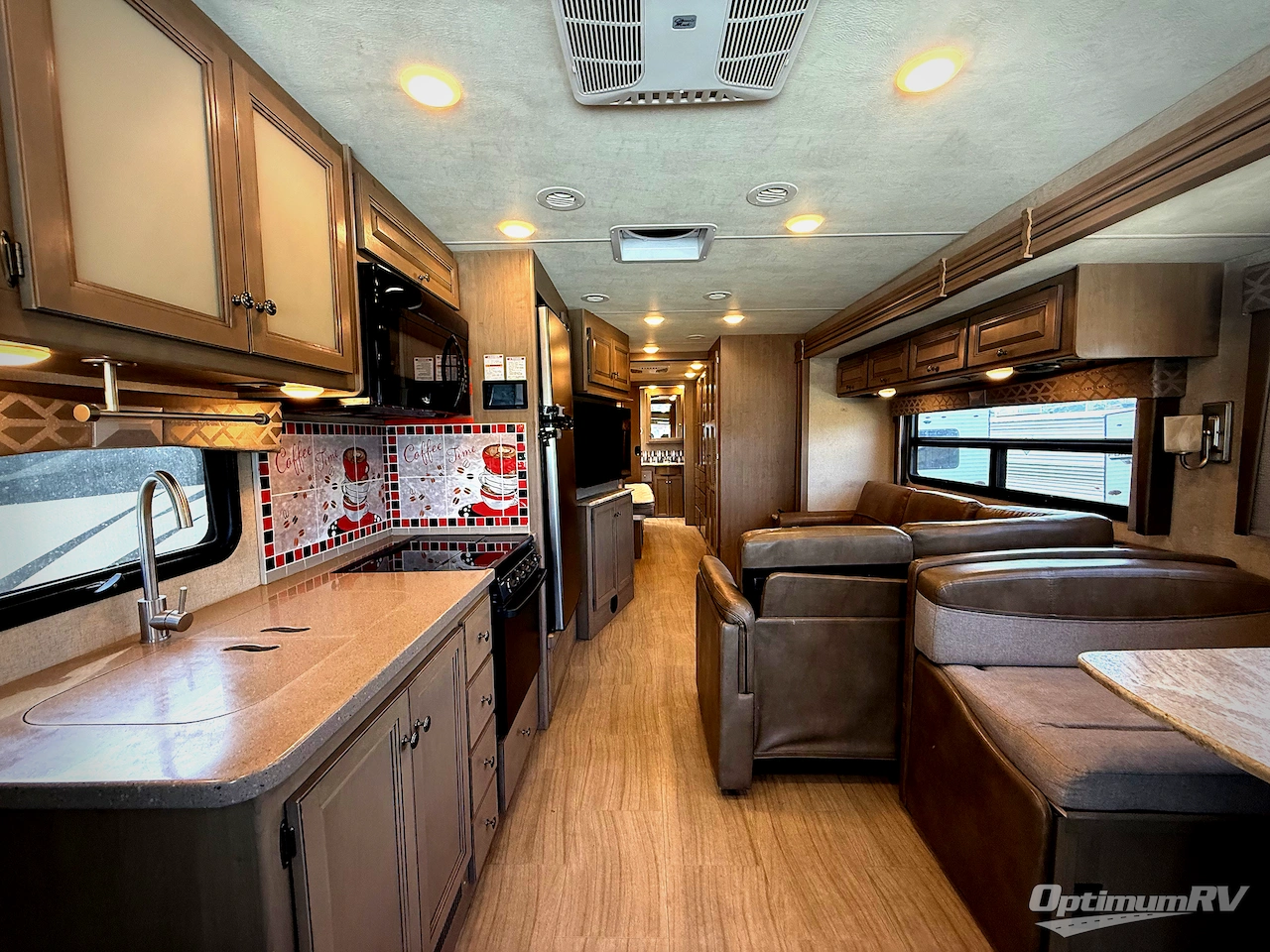 2019 Thor Windsport 35M Photo 2