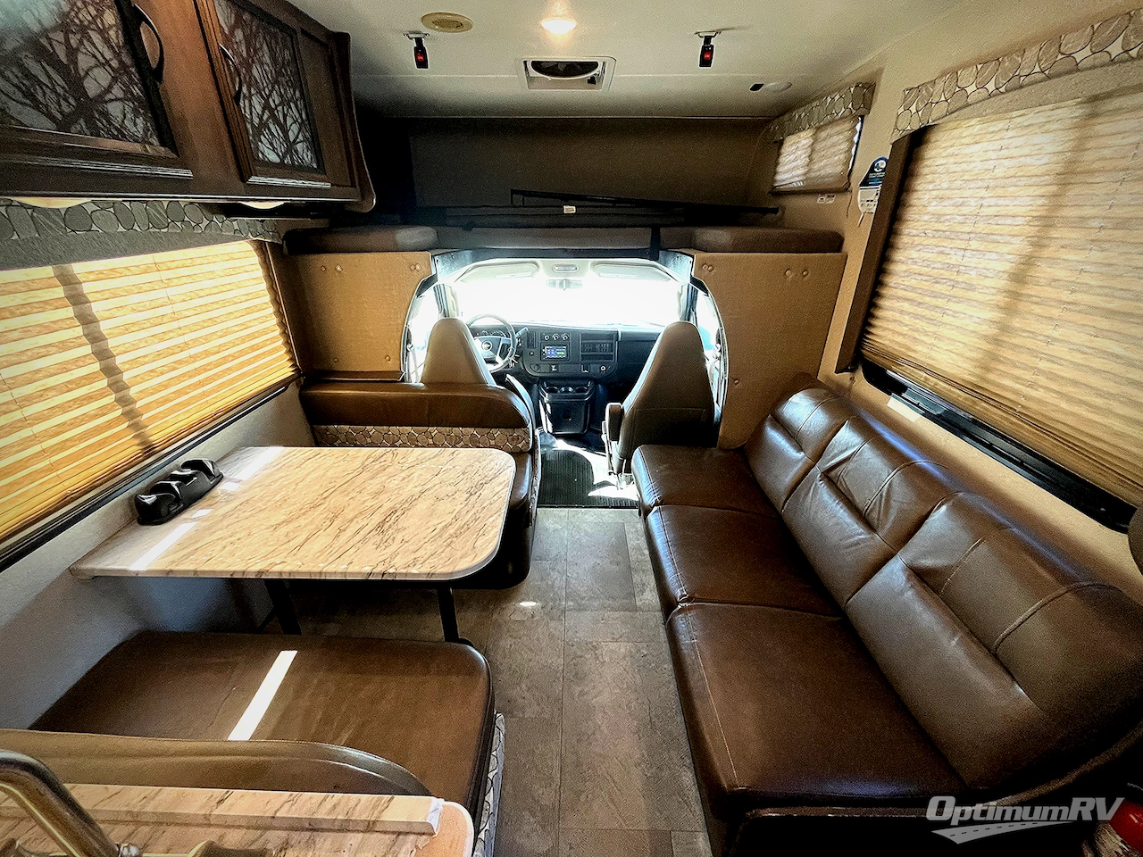2019 Coachmen Freelander 27QB Chevy 4500 Photo 5