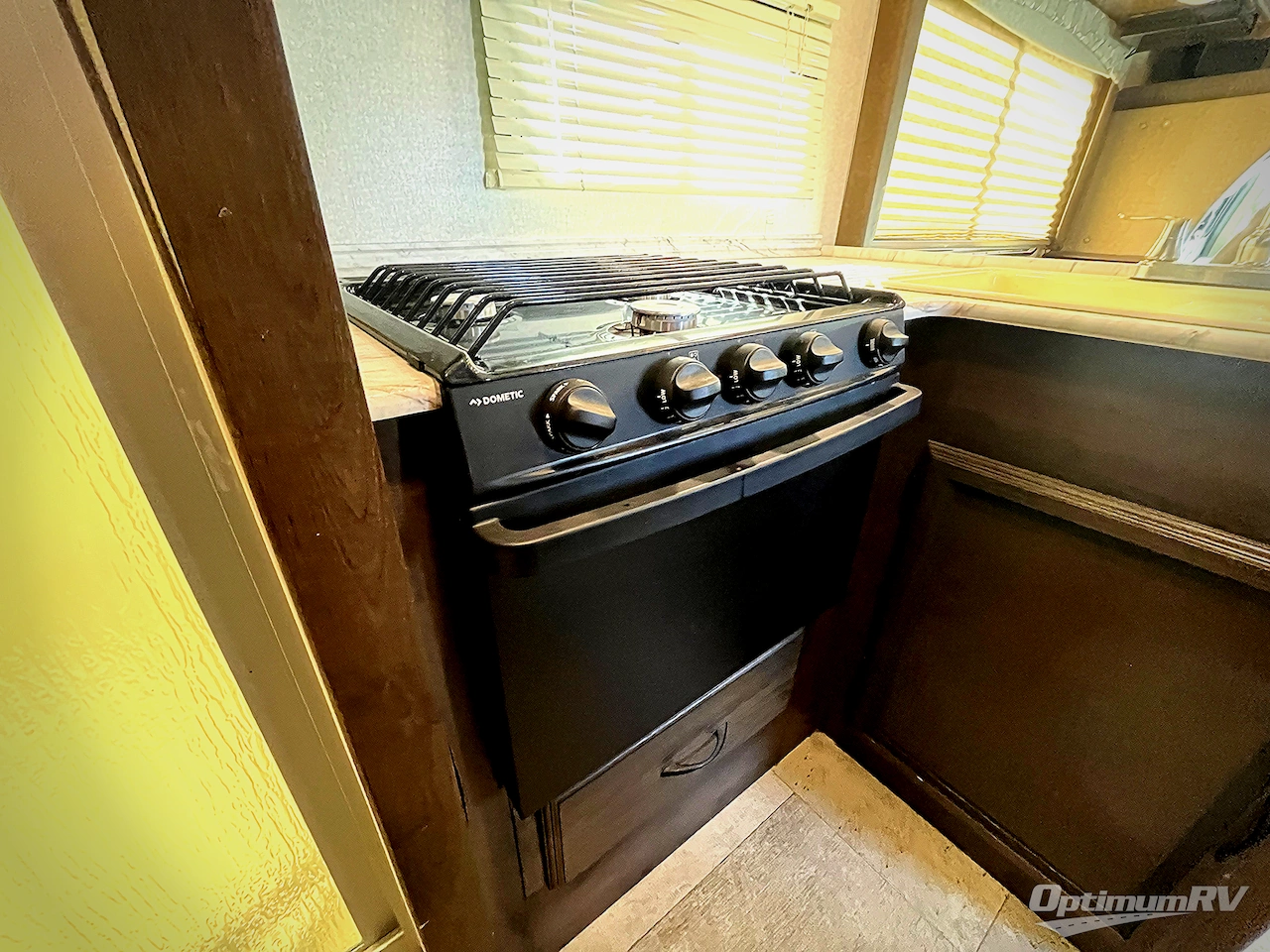 2019 Coachmen Freelander 27QB Chevy 4500 Photo 14