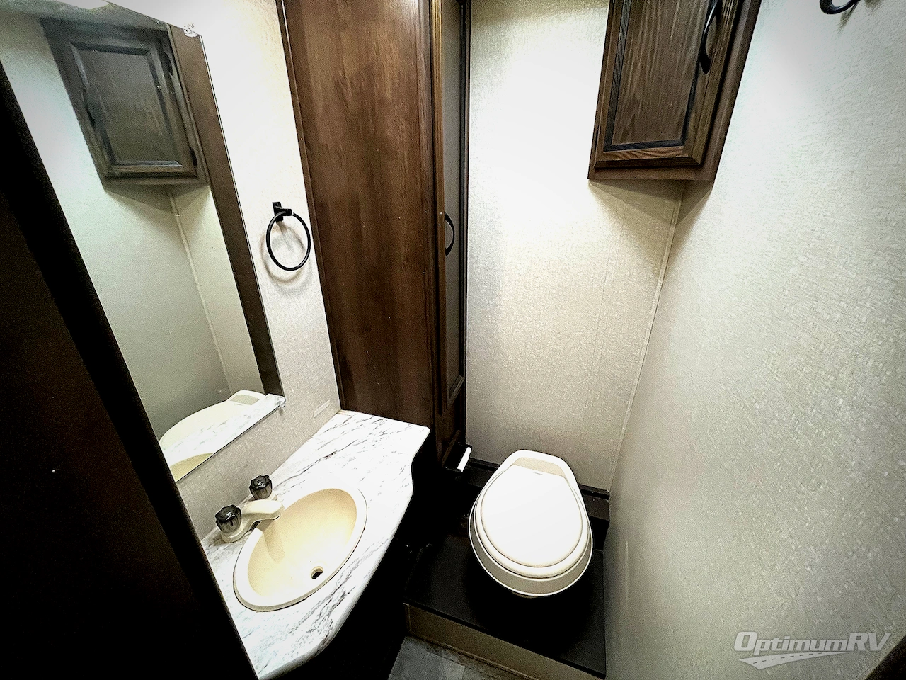 2019 Coachmen Freelander 27QB Chevy 4500 Photo 19