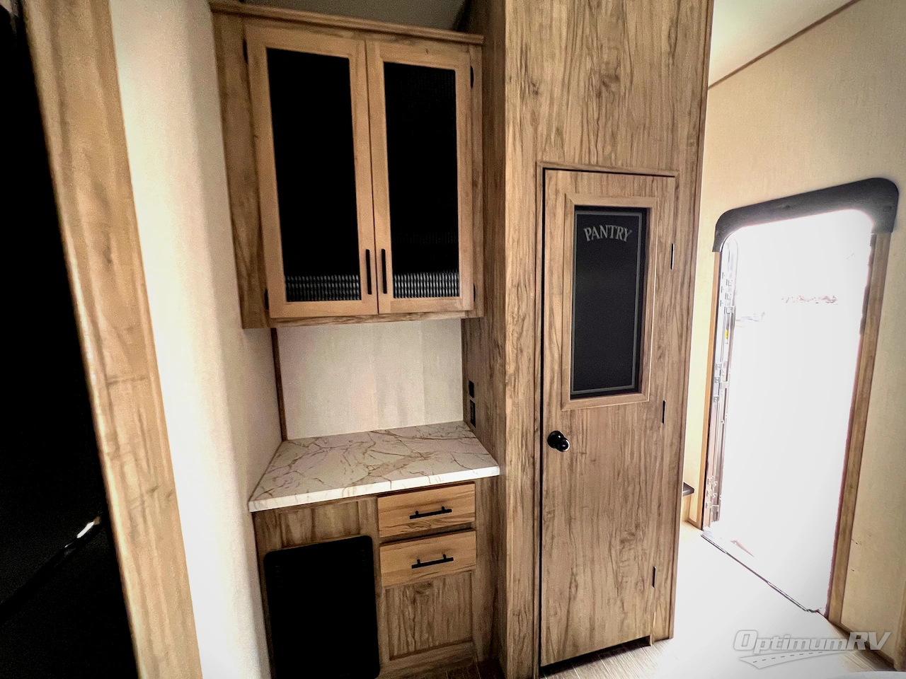 2022 Forest River Cherokee Arctic Wolf Suite 3550 Photo 10