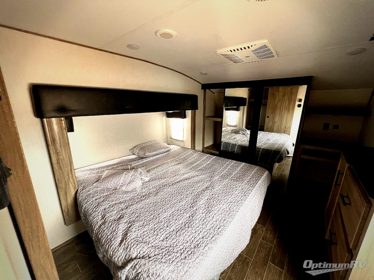 2022 Forest River Cherokee Arctic Wolf Suite 3550 Photo 18
