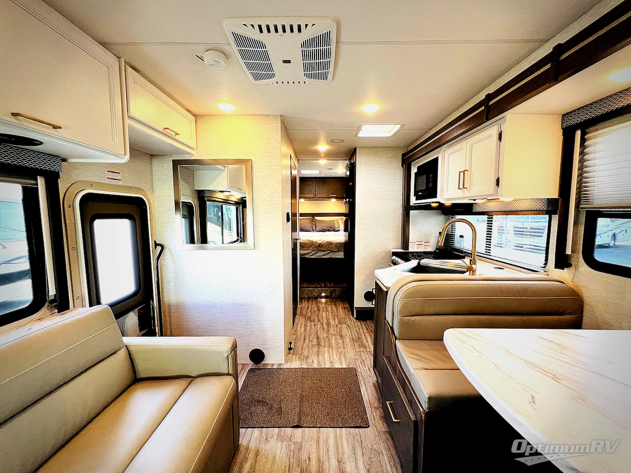 2025 Thor Four Winds 28Z Photo 3