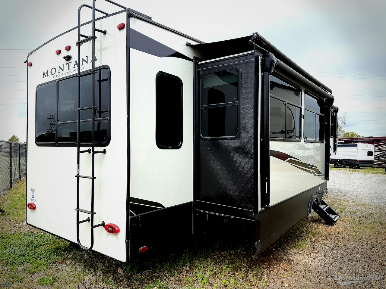 2021 Keystone Montana High Country 331RL Photo 2