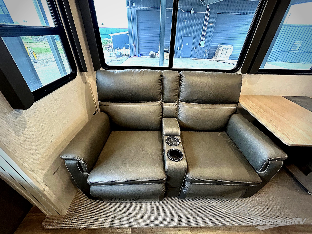 2023 Keystone Cougar Half-Ton 25RES Photo 8