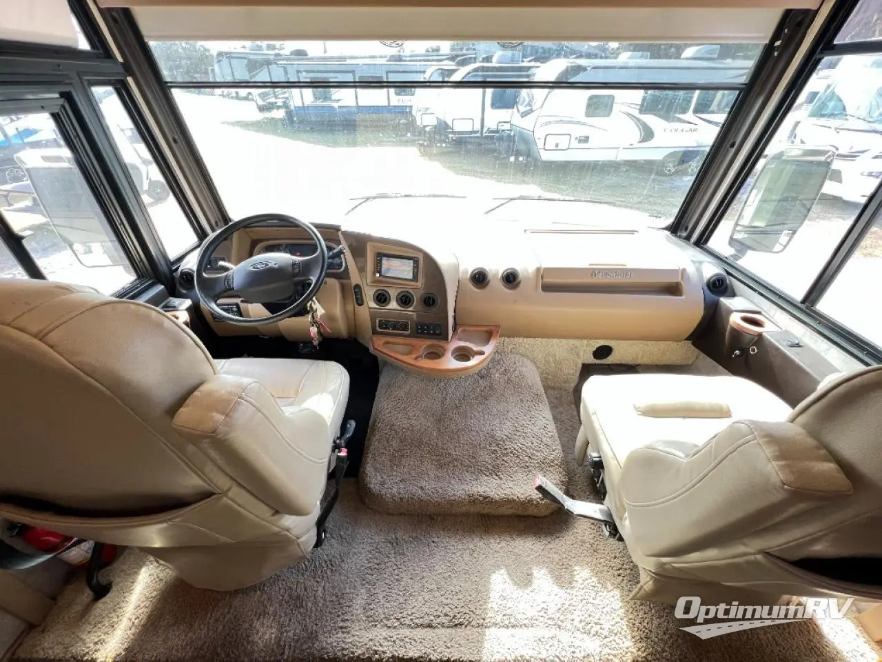 2014 Winnebago Adventurer 37F Photo 10