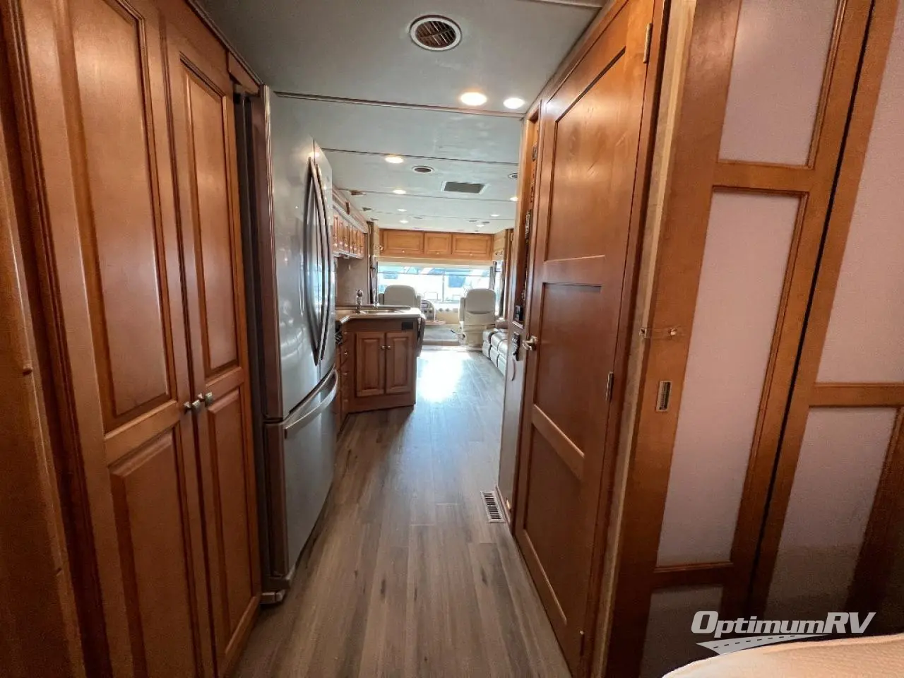 2014 Winnebago Adventurer 37F Photo 29