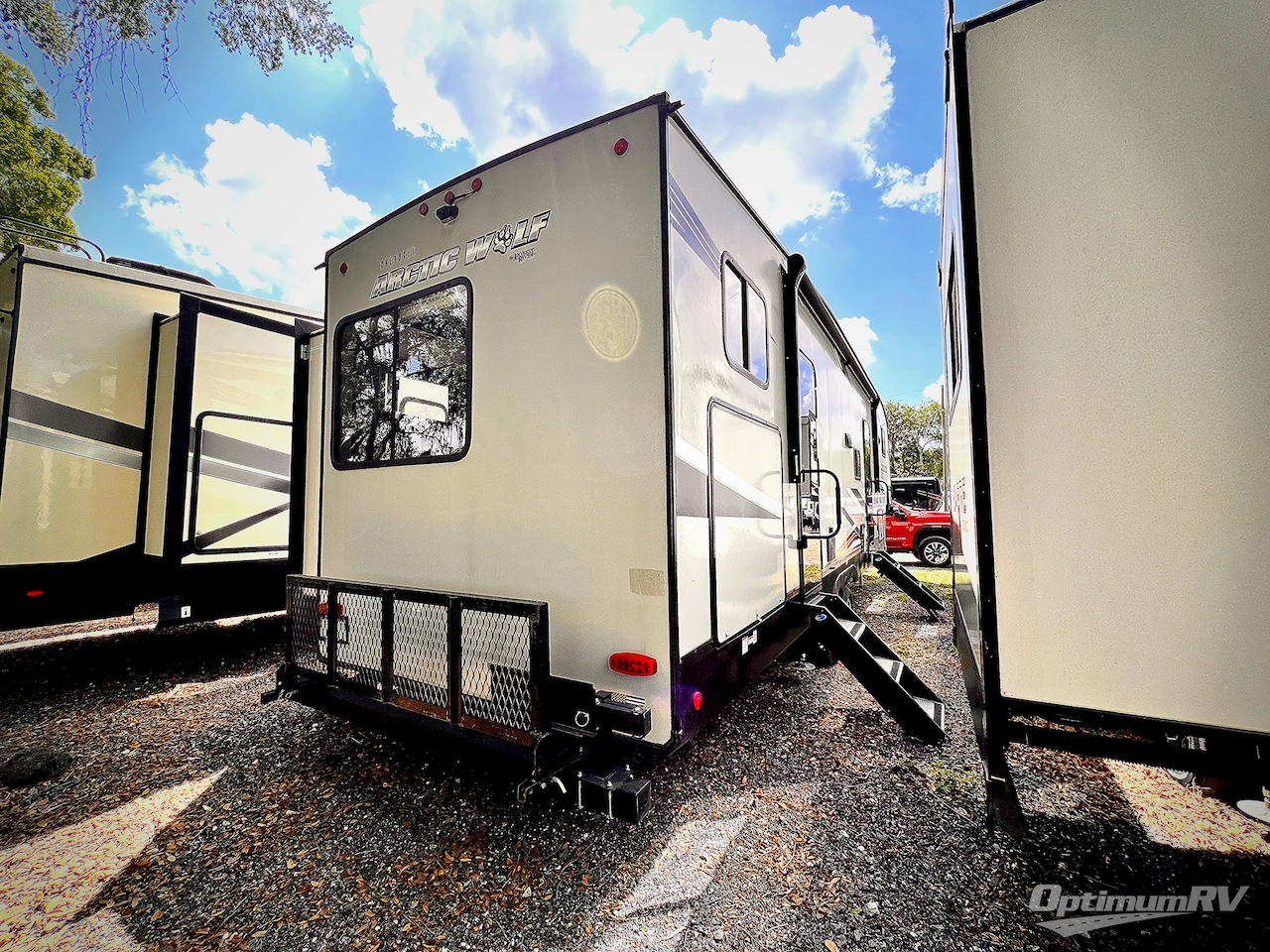 2022 Forest River Cherokee Arctic Wolf 321BH Photo 2