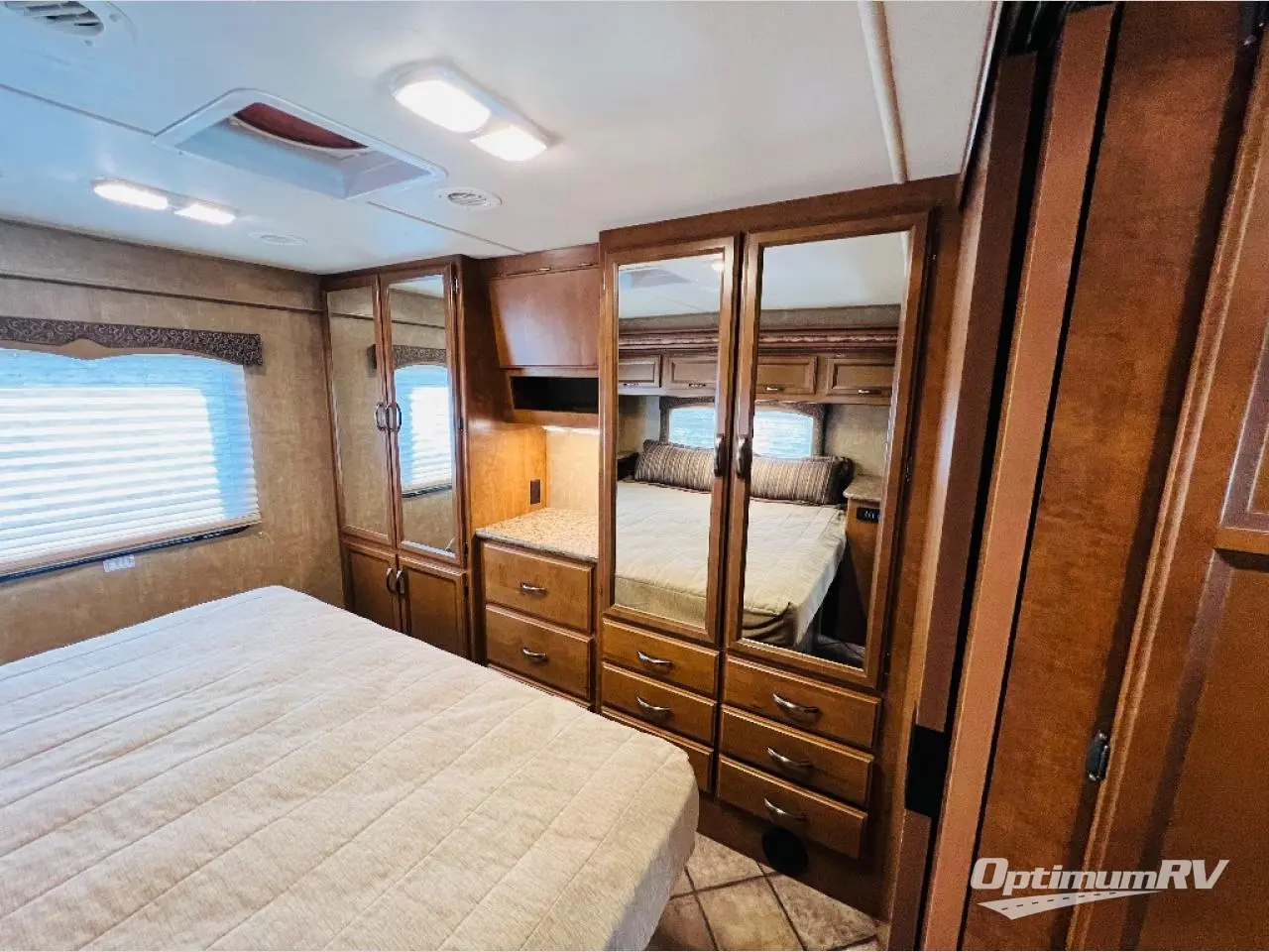 2015 Thor Four Winds 28F Photo 23