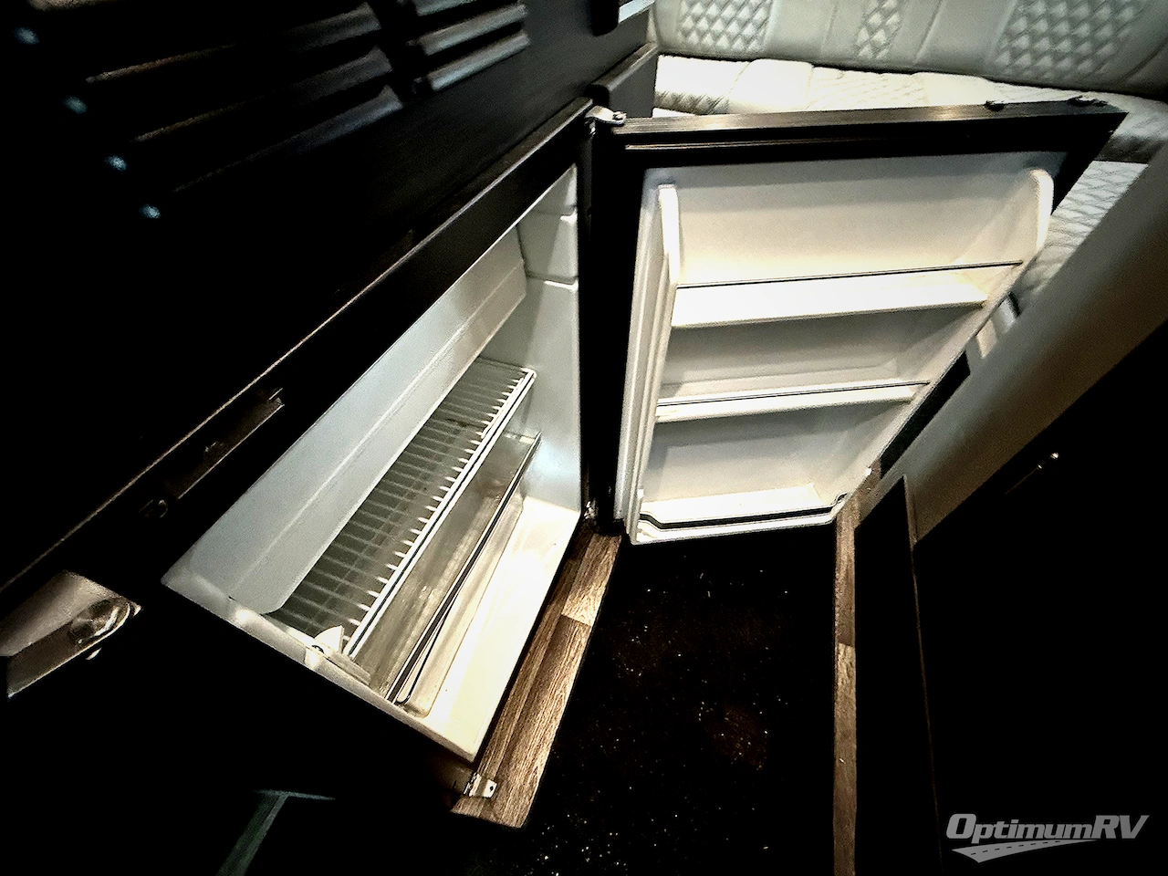 2020 Midwest Automotive Designs Passage 2500 Sprinter Photo 6