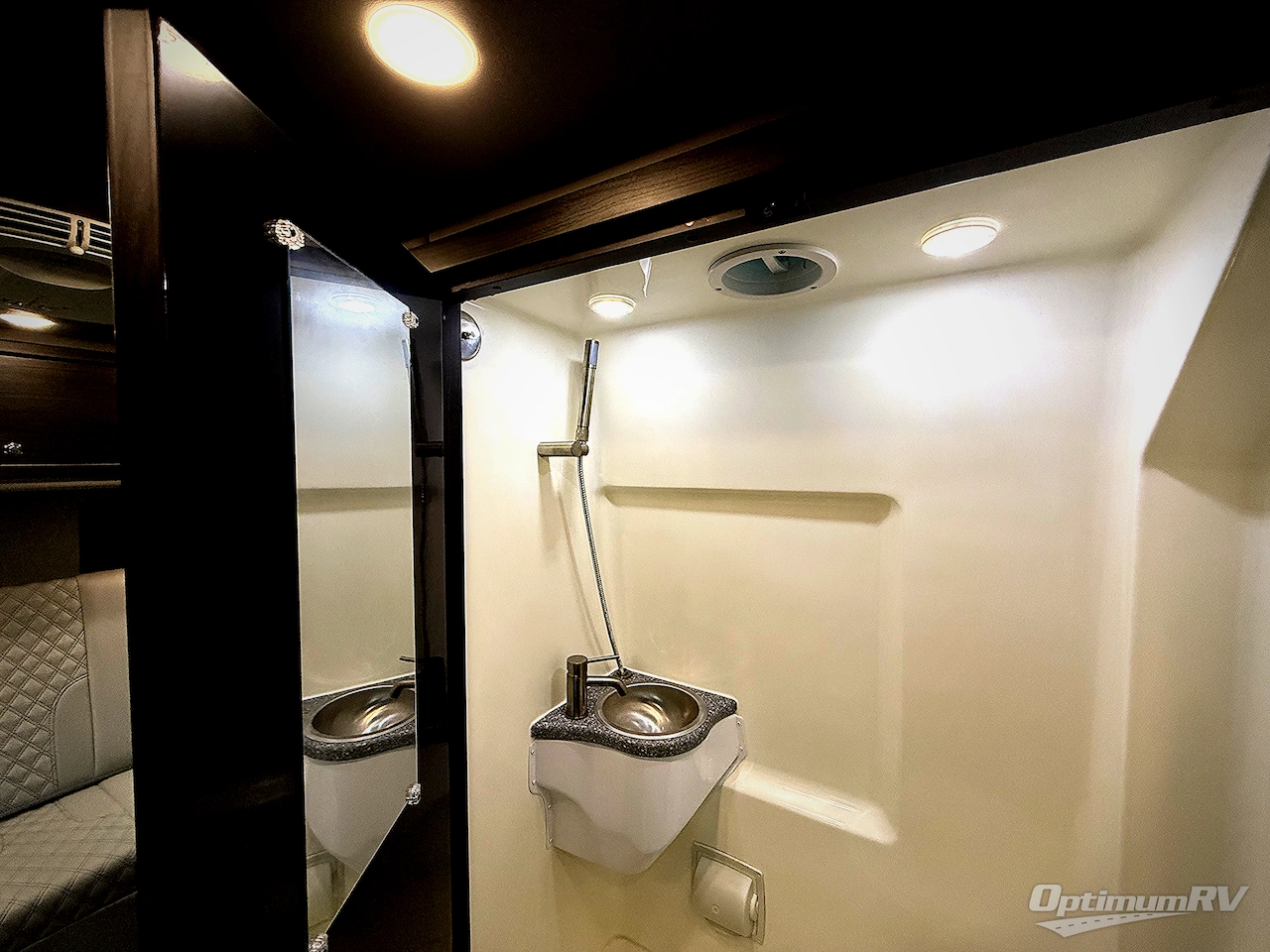 2020 Midwest Automotive Designs Passage 2500 Sprinter Photo 8