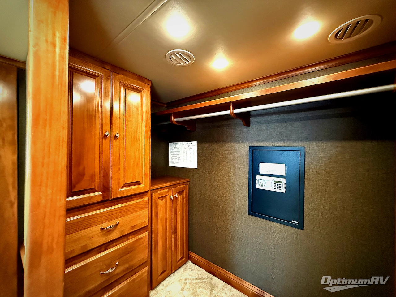 2016 Tiffin Phaeton 44 OH Photo 25