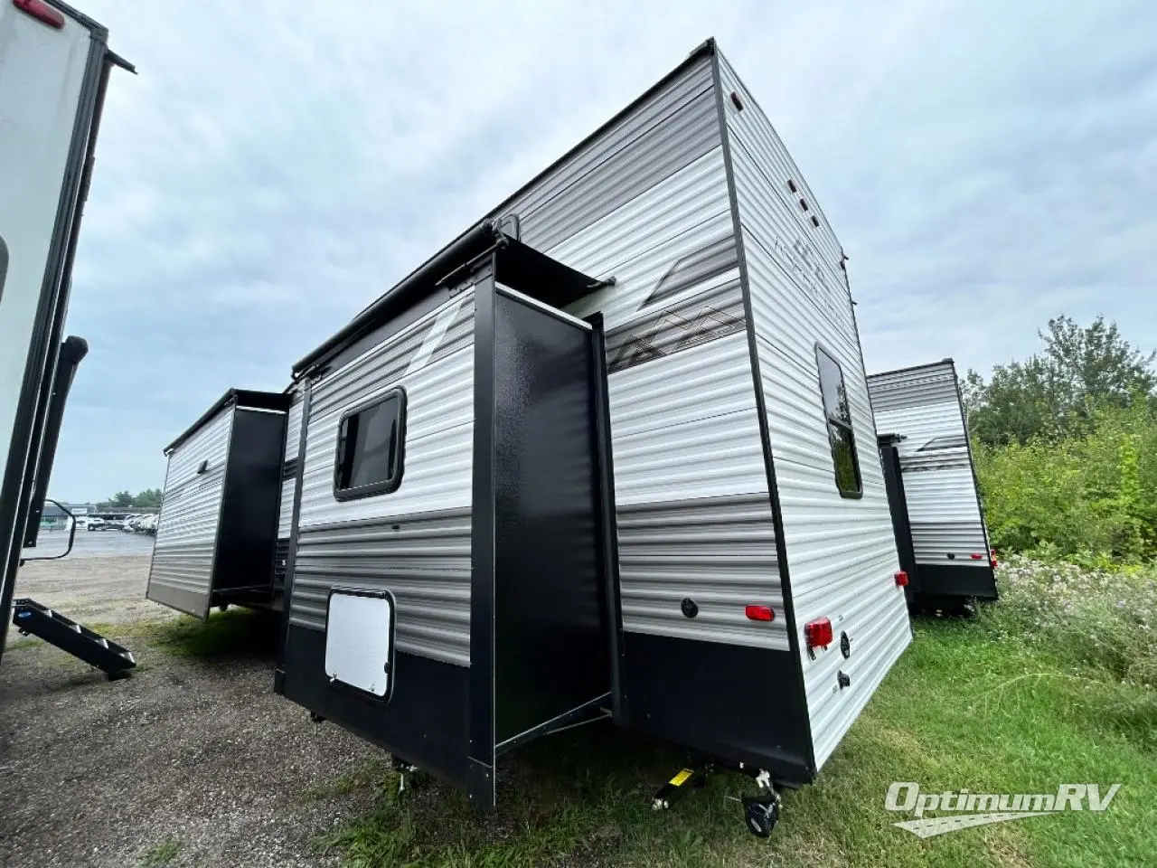 2024 Dutchmen Aspen Trail 390LOFT Photo 3