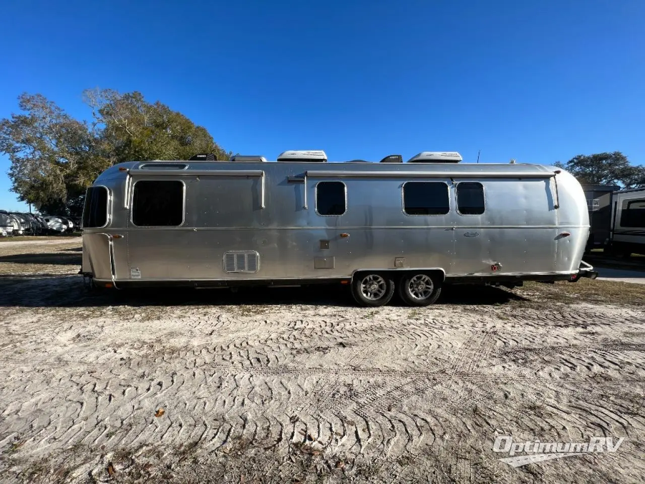 2018 Airstream Classic 33FB Photo 4