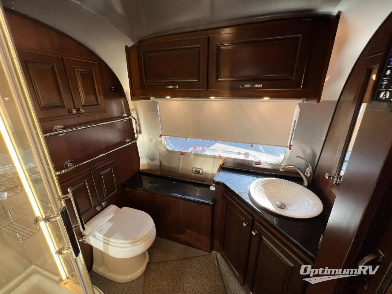 2018 Airstream Classic 33FB Photo 15